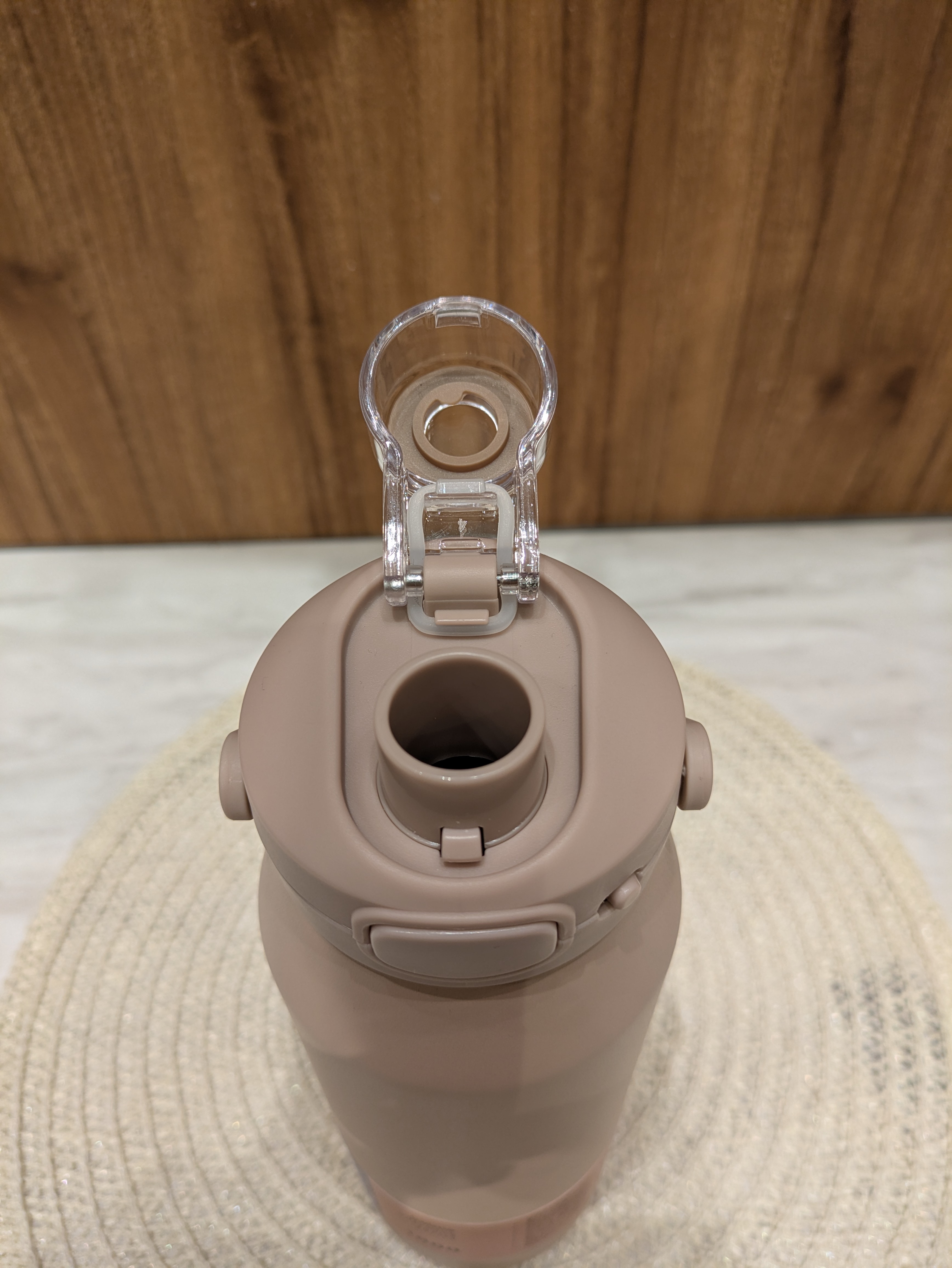 しょこさんの「212 KITCHEN STORE｜holms ホルムス ワンタッチアクティブボトル 1000 BE」を使ったコーディネート