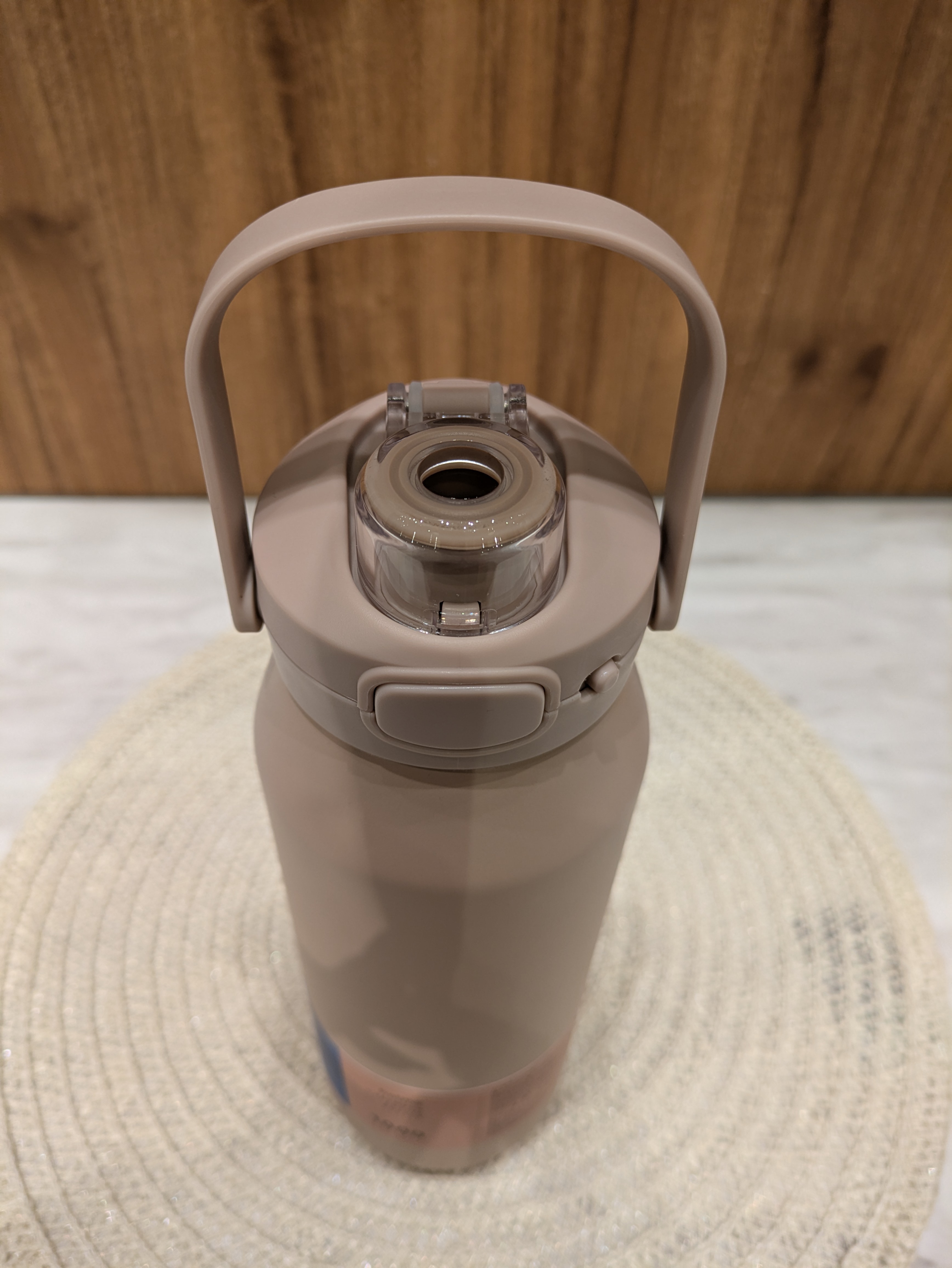 しょこさんの「212 KITCHEN STORE｜holms ホルムス ワンタッチアクティブボトル 1000 BE」を使ったコーディネート