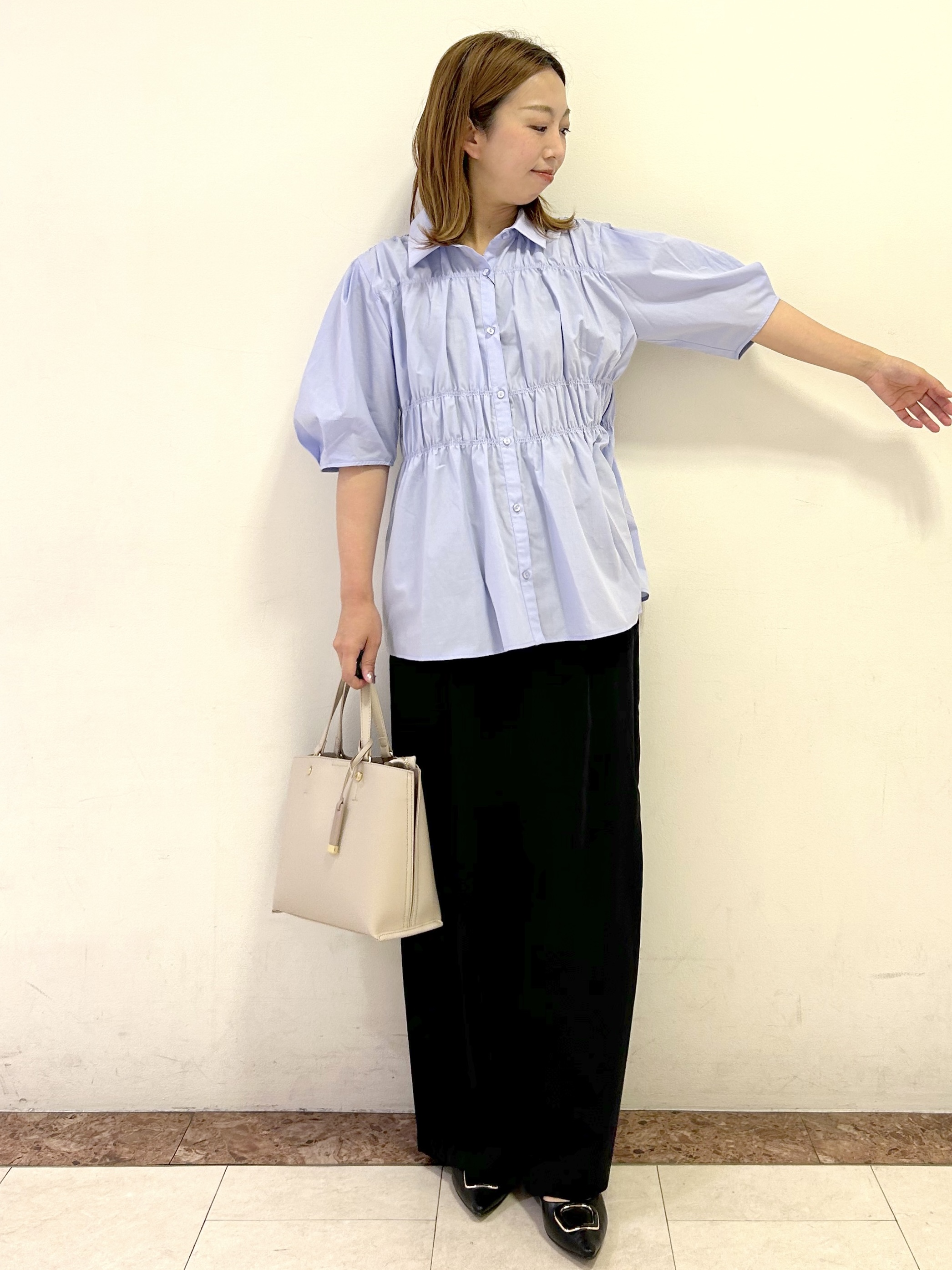 madokaさんの「OPAQUE.CLIP｜シャーリングブラウス【洗濯機OK】」を使ったコーディネート
