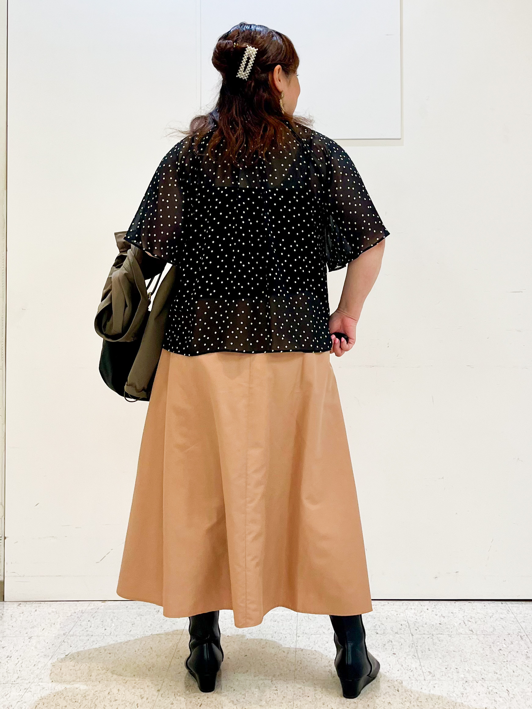 kimmyさんの「Reflect｜【セットアップ／手洗い可】ドット柄シアーブラウス」を使ったコーディネート