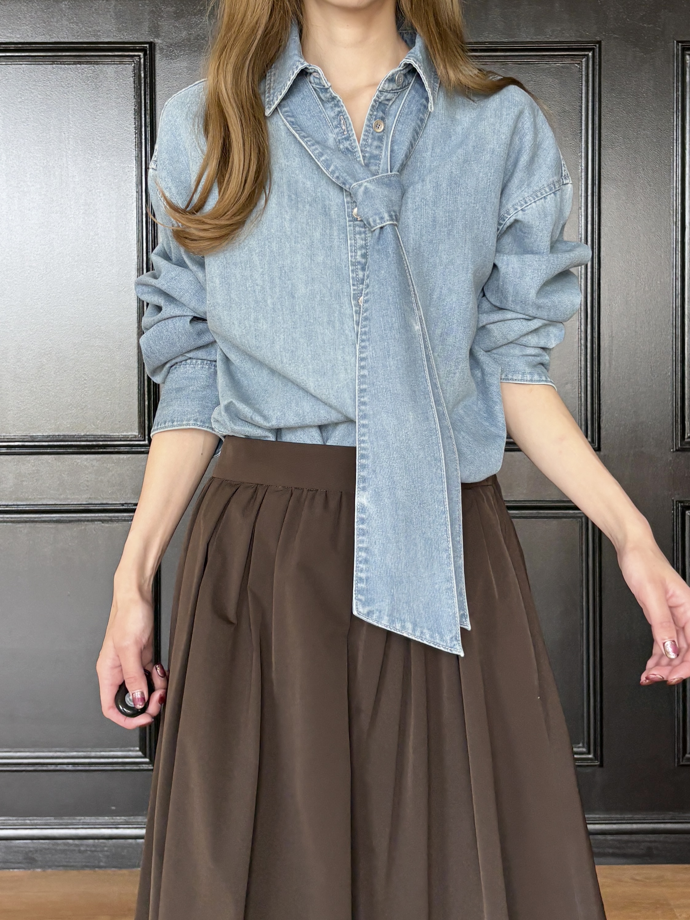 清水夏姫さんの「DRESSTERIOR｜【取り外し可能】2WAYデニムボウタイシャツ」を使ったコーディネート
