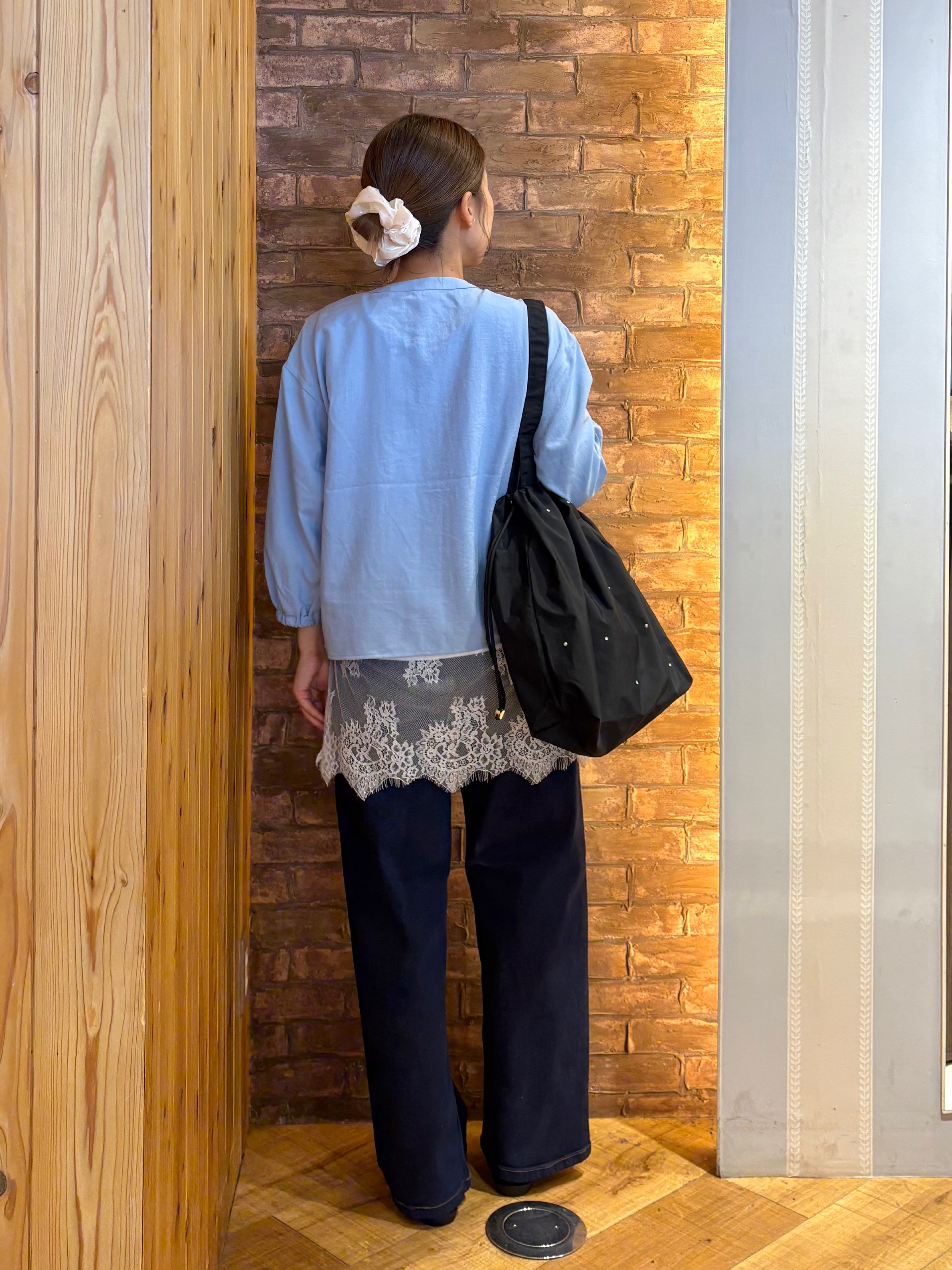 mieさんの「SHOO･LA･RUE｜フロントティアードブラウス」を使ったコーディネート