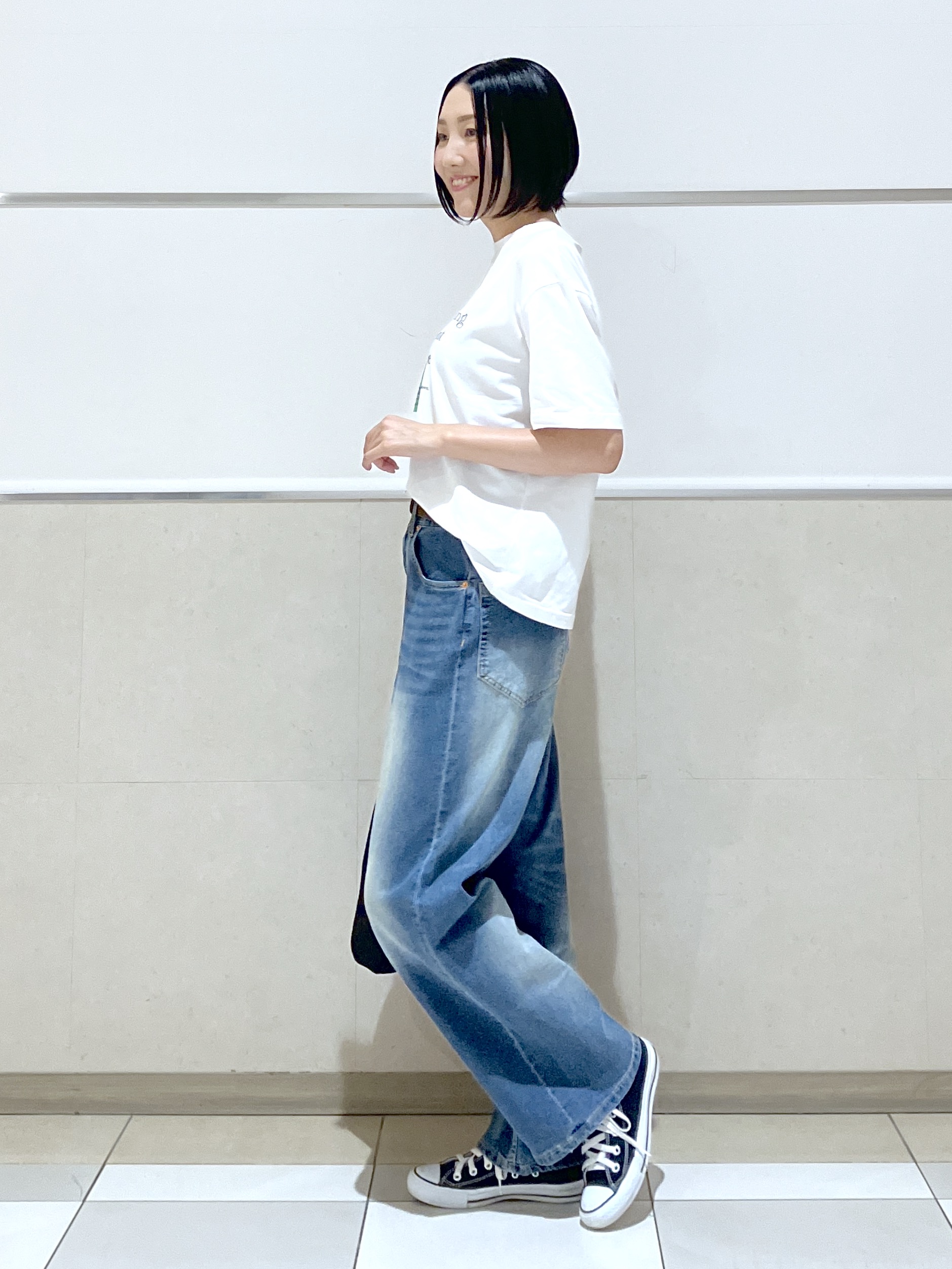 eriko さんの「Dessin｜グラフィックデザイン Tシャツ」を使ったコーディネート