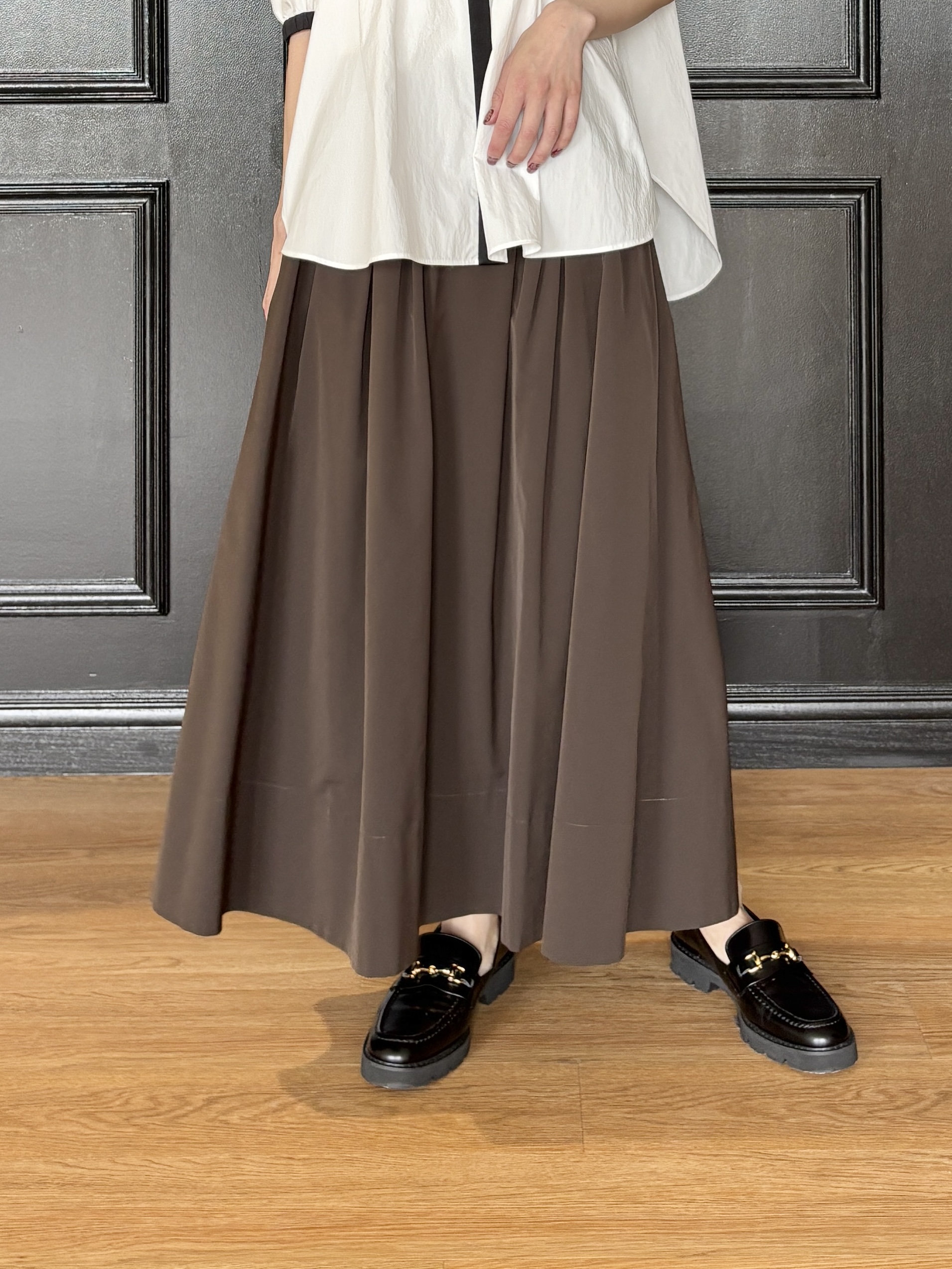 清水夏姫さんの「DRESSTERIOR｜【総ゴム仕様】タックボリュームスカート」を使ったコーディネート