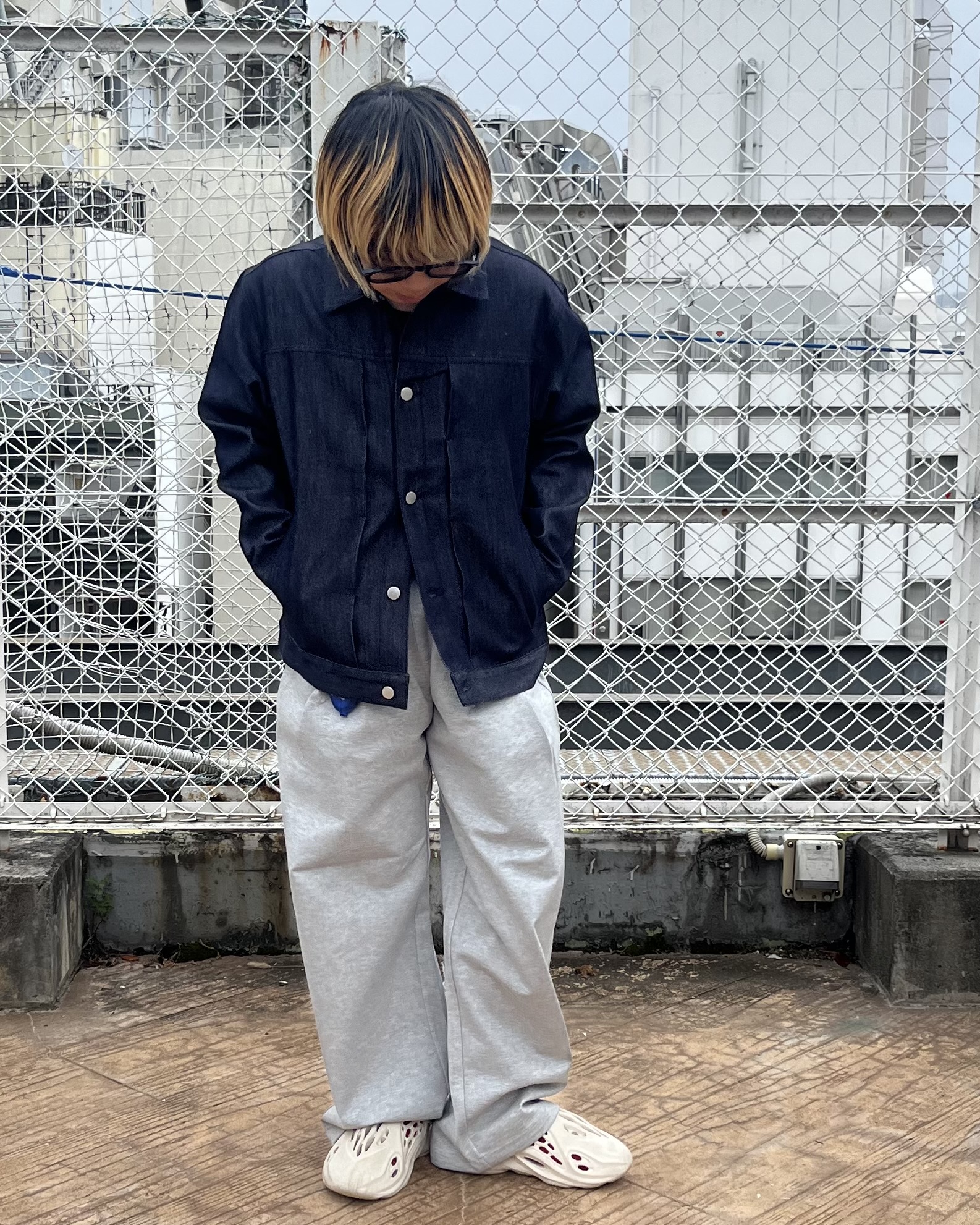 taigaさんの「tk.TAKEO KIKUCHI｜【色褪せしにくいデニム/セットアップ対応可】Comfy Fadeless Denim Seriesデ」を使ったコーディネート