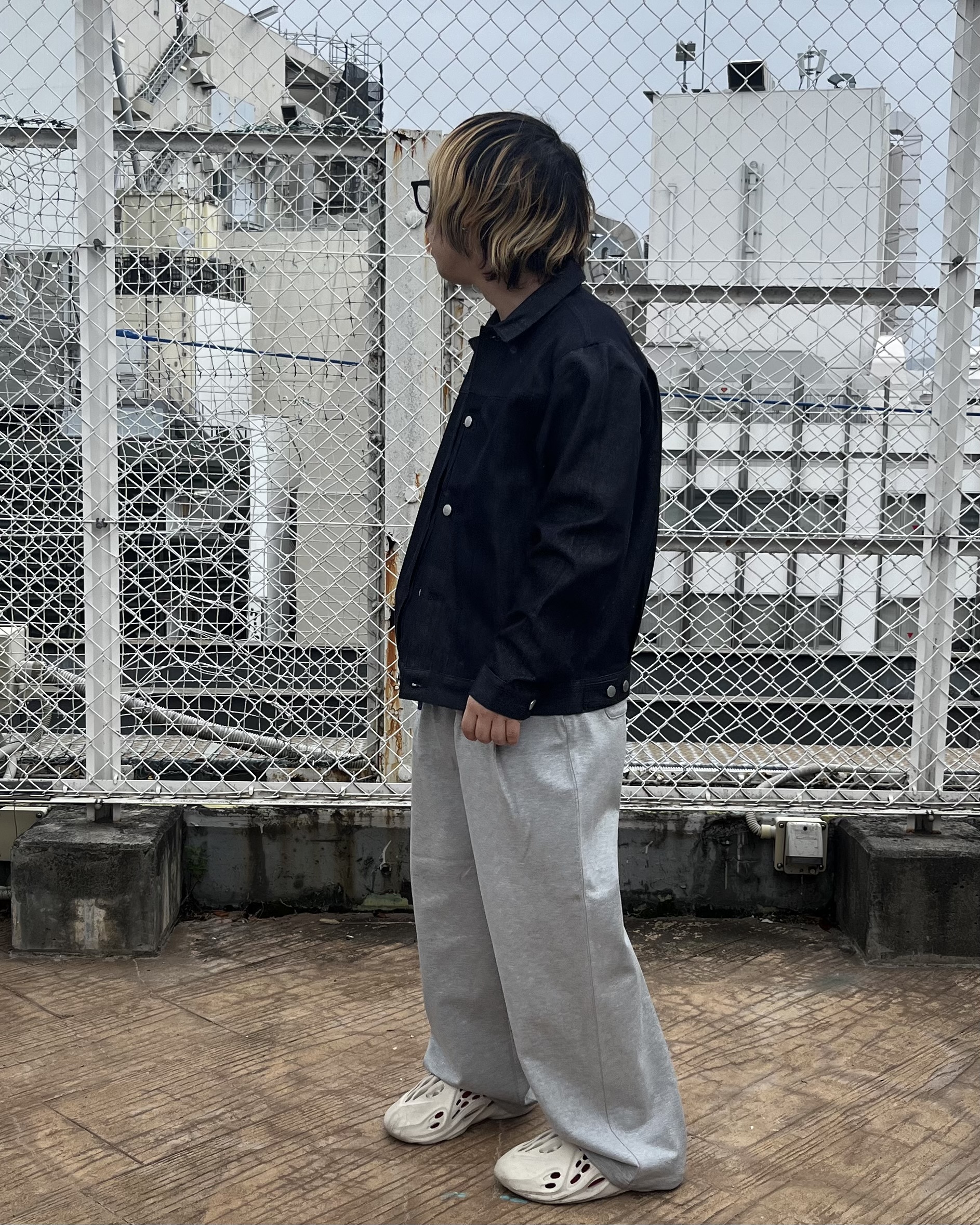 taigaさんの「tk.TAKEO KIKUCHI｜【色褪せしにくいデニム/セットアップ対応可】Comfy Fadeless Denim Seriesデ」を使ったコーディネート