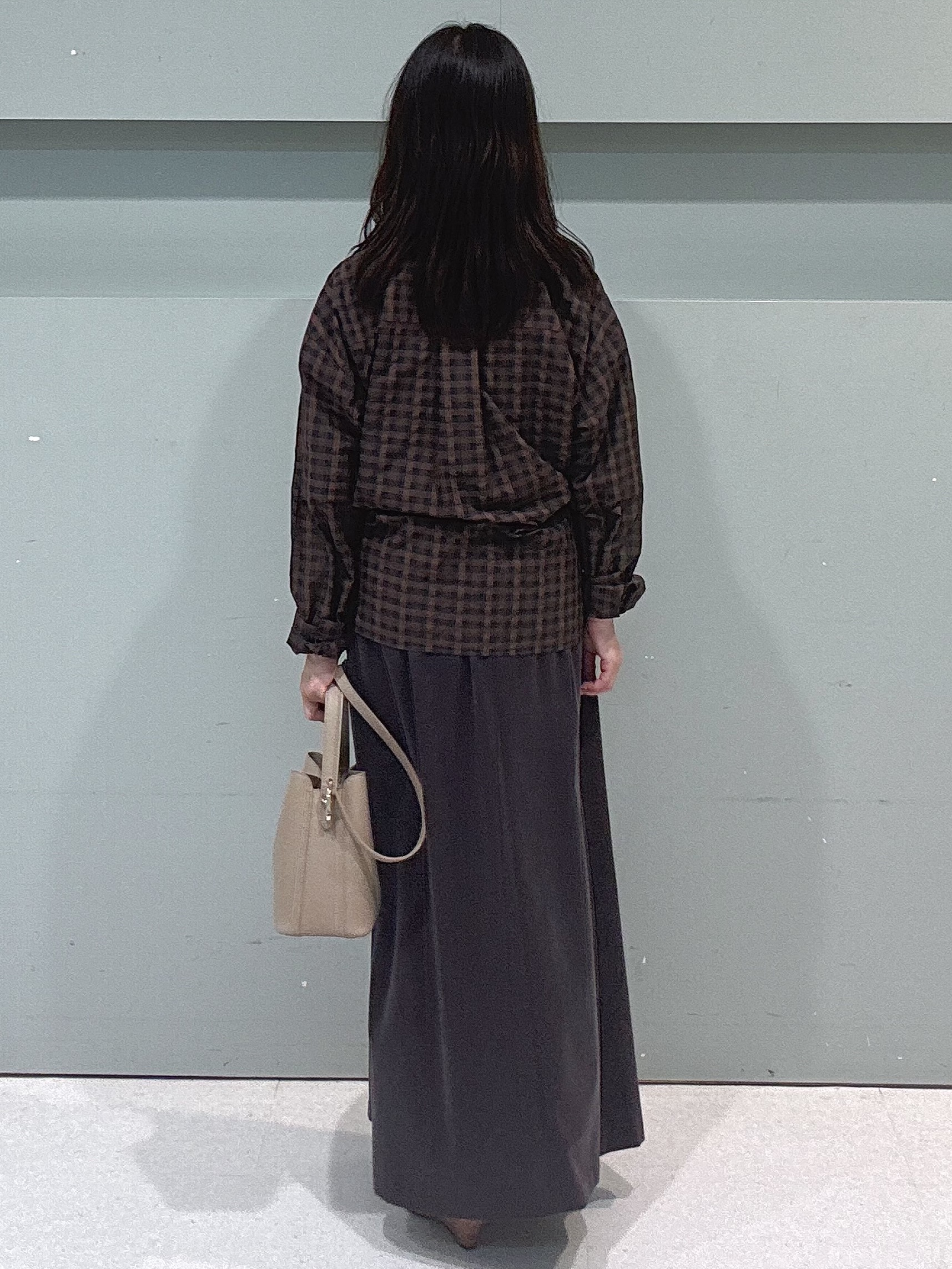 makiさんの「UNTITLED｜シアーチェックシャツブラウス」を使ったコーディネート