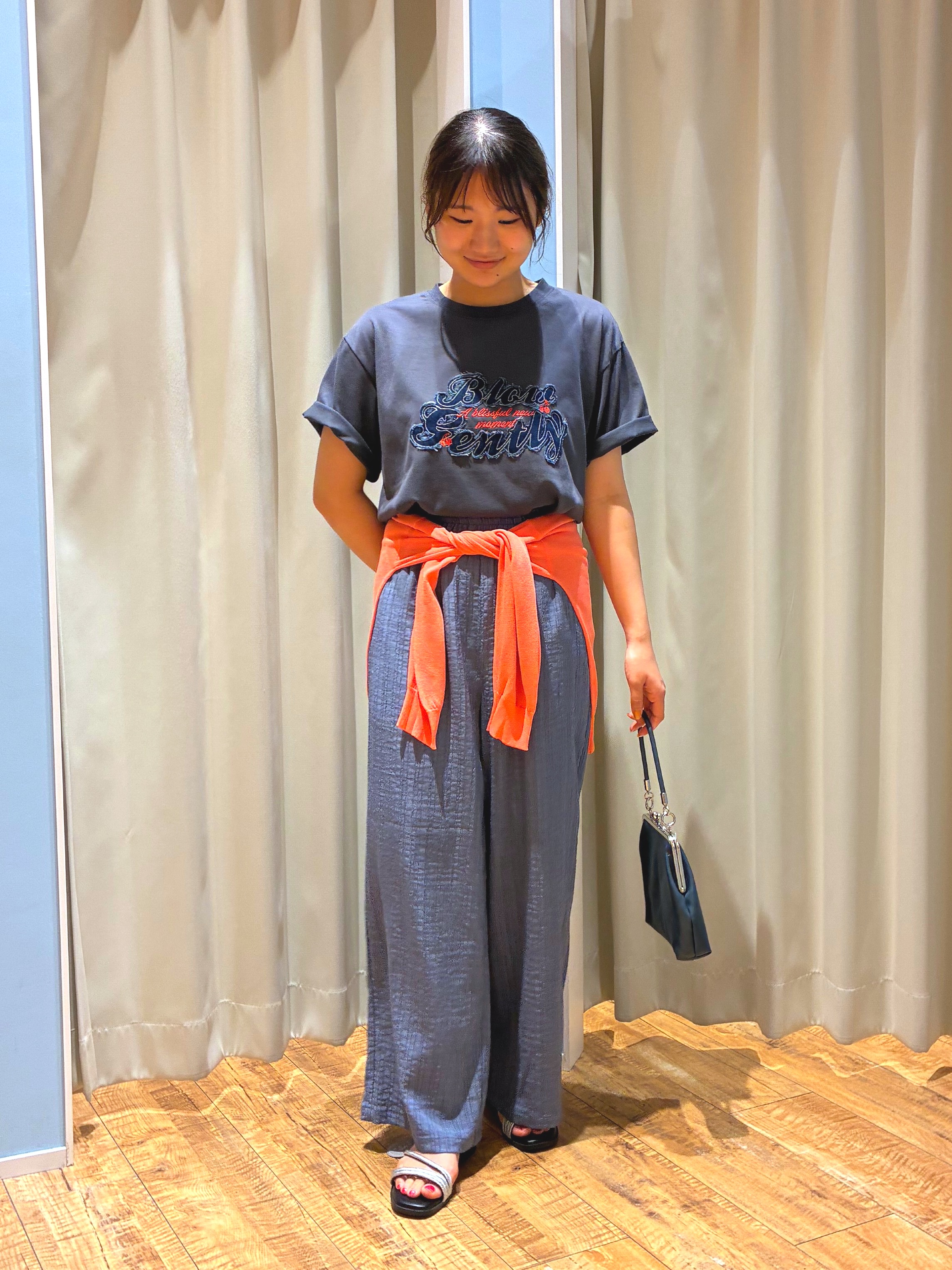 もんちゃんさんの「SHOO･LA･RUE｜【洗濯機可/S-LL】配色シフォン襟でサマ見え 上品シアーカーディガン」を使ったコーディネート