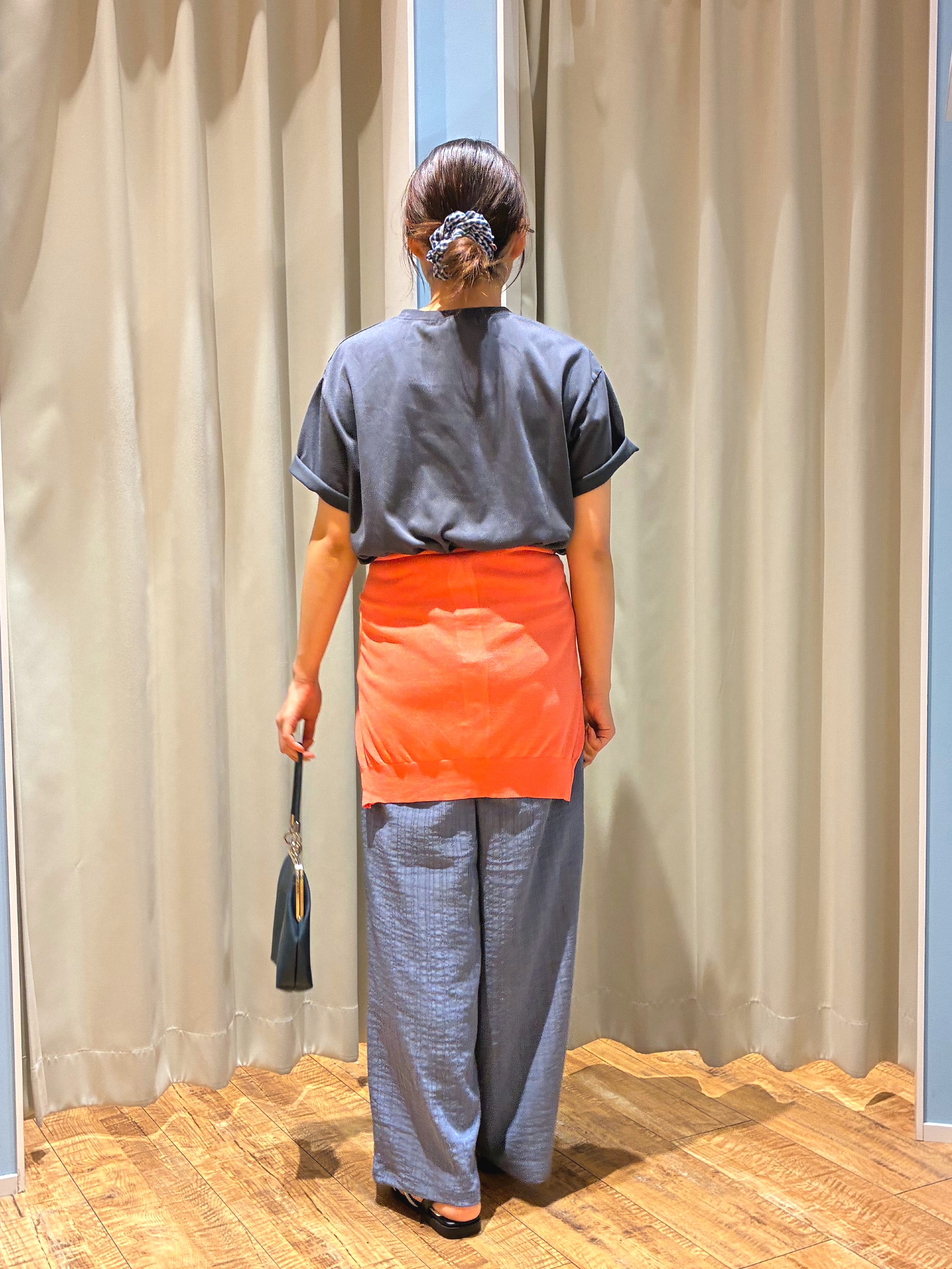 もんちゃんさんの「SHOO･LA･RUE｜【洗濯機可/S-LL】配色シフォン襟でサマ見え 上品シアーカーディガン」を使ったコーディネート