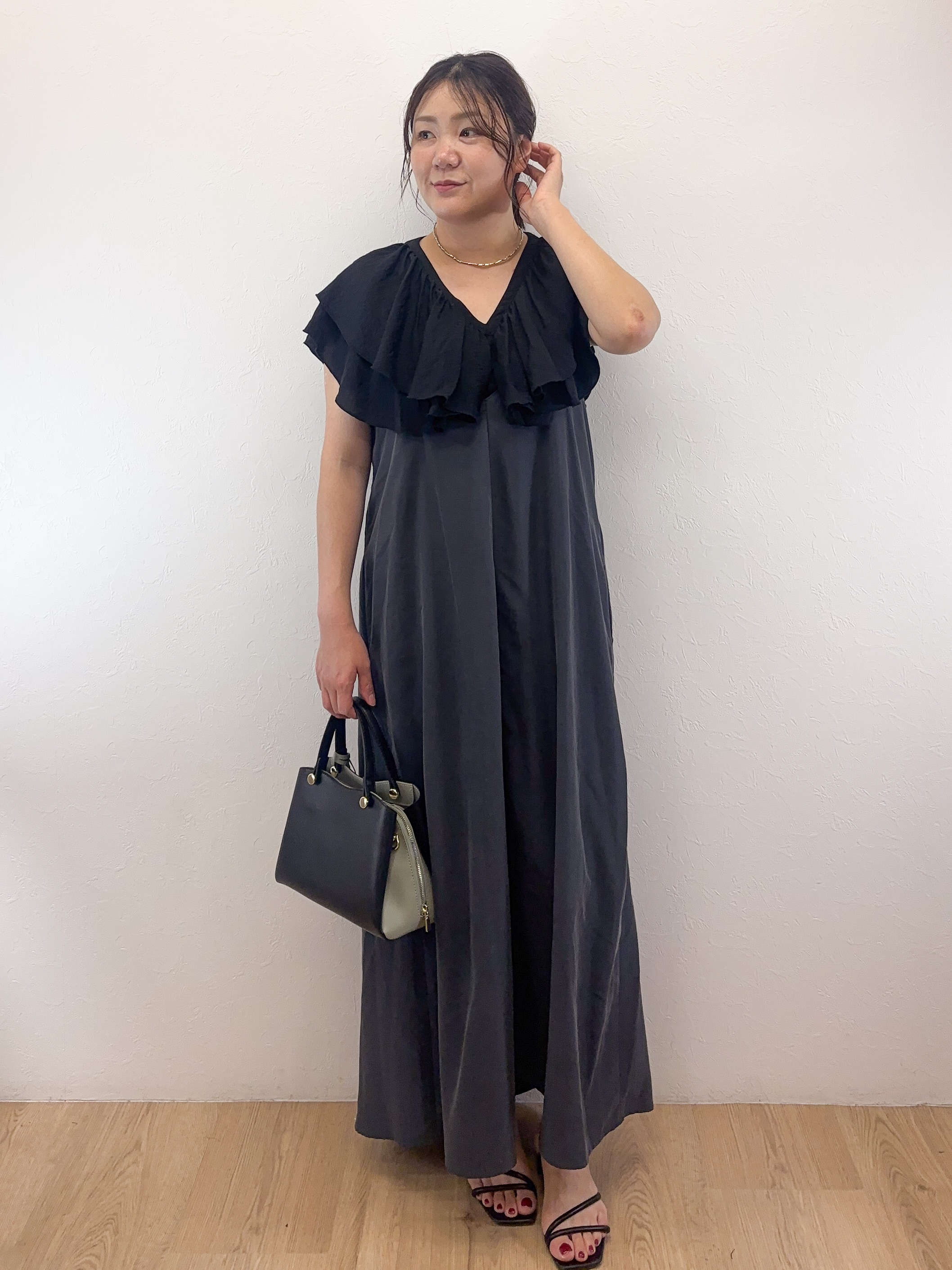 Takeさんの「OPAQUE.CLIP｜【接触冷感／UV】フリルフレンチスリーブニット《洗濯機OK》」を使ったコーディネート