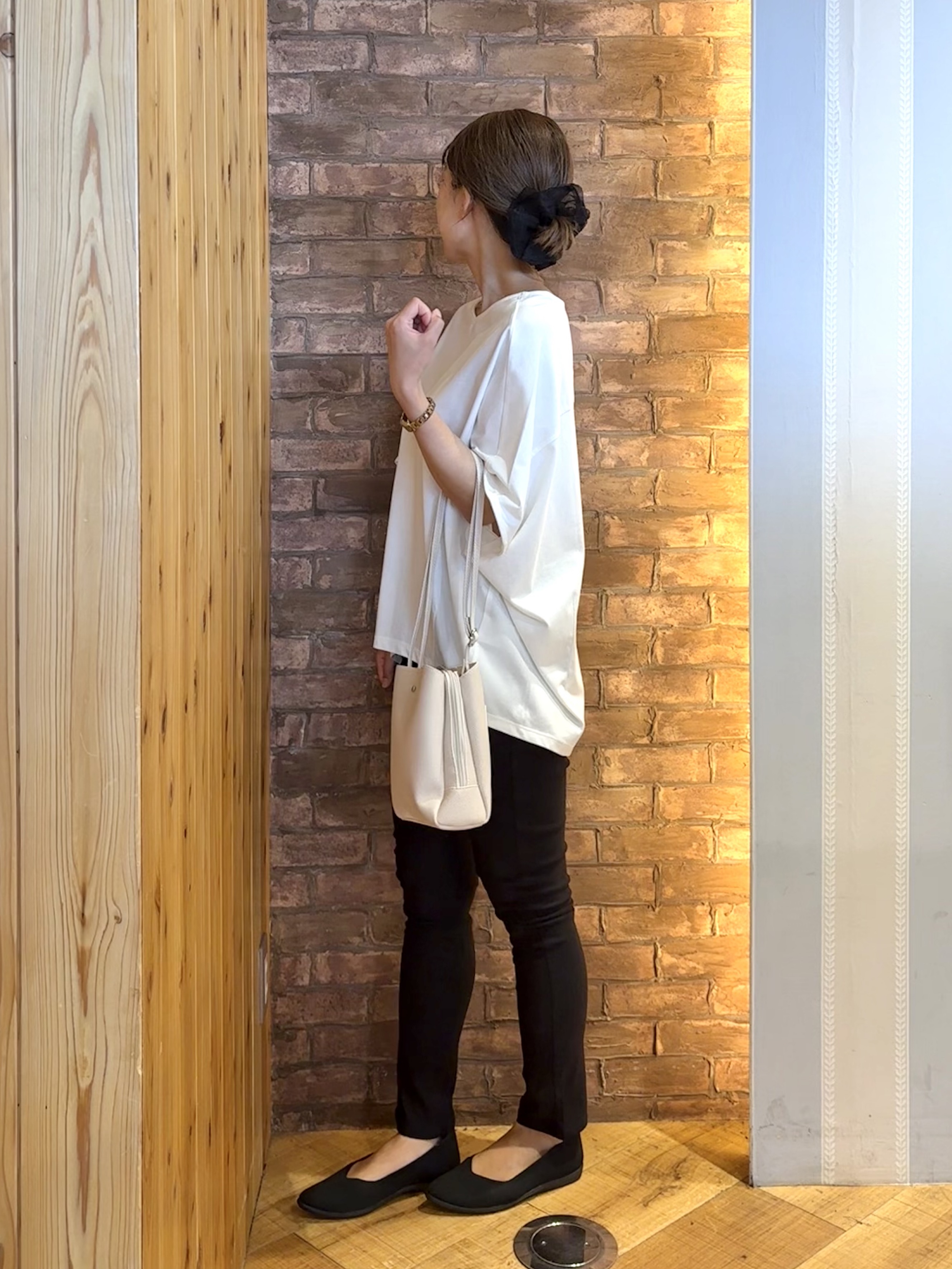 mieさんの「SHOO･LA･RUE｜【ひんやり/体型カバー】インせず着られる 上品見えのドルマントップス」を使ったコーディネート