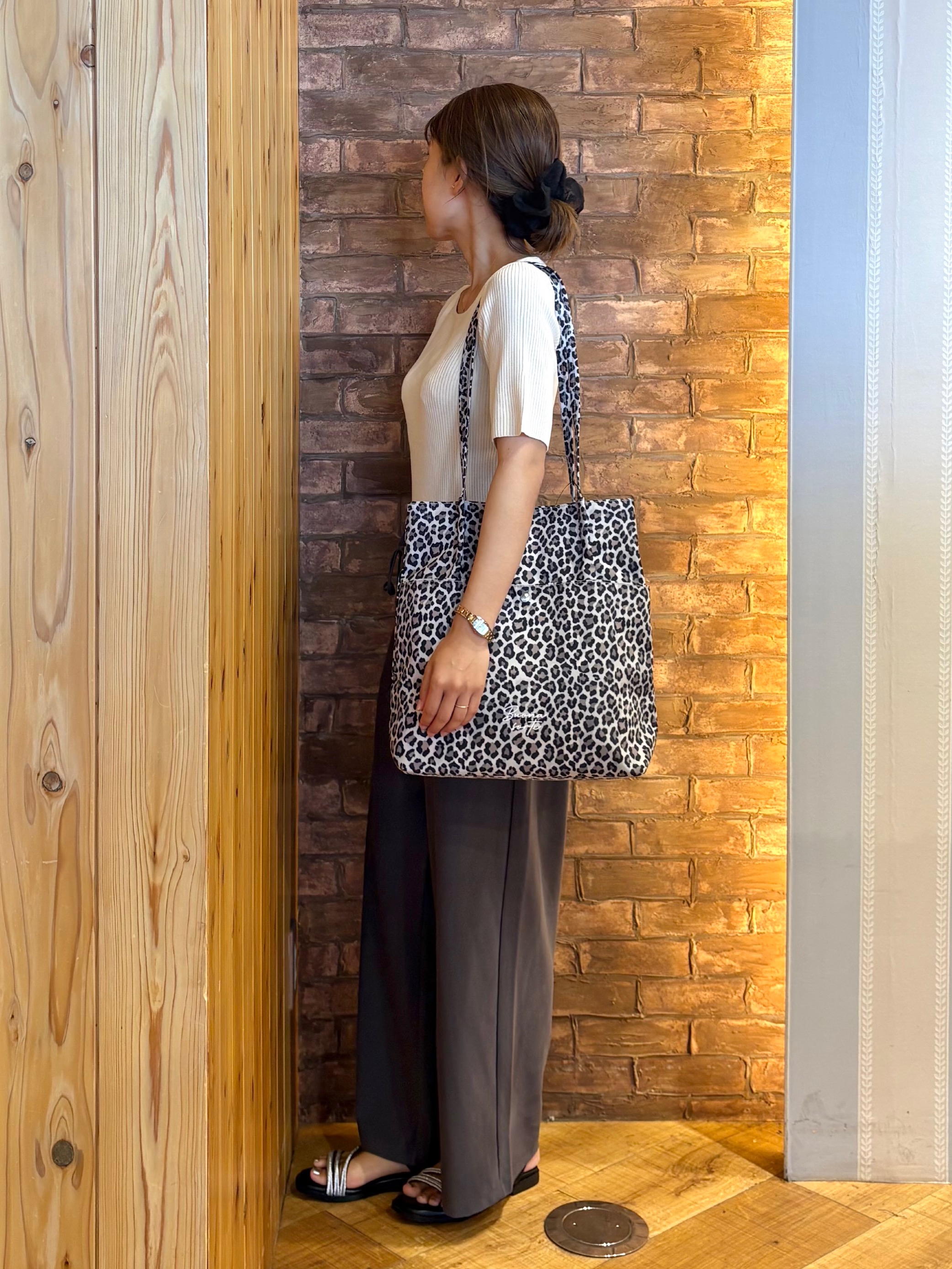 mieさんの「SHOO･LA･RUE｜【毛玉になりにくい/洗濯機可/S-LL】大人上品な 5分袖スクエアトップス」を使ったコーディネート