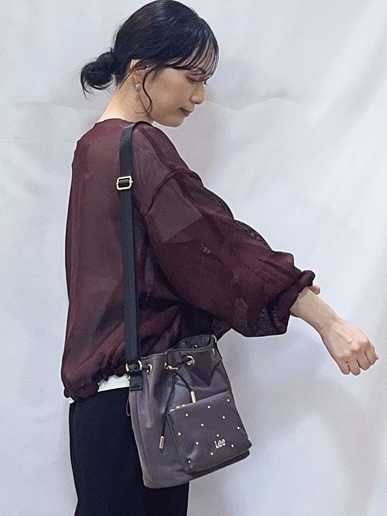 𝐇𝐢𝐫𝐨𝐦𝐢さんの「SHOO･LA･RUE｜【通気性〇/セットアップ可/洗濯機可】メッシュドルマン ジップブルゾン」を使ったコーディネート