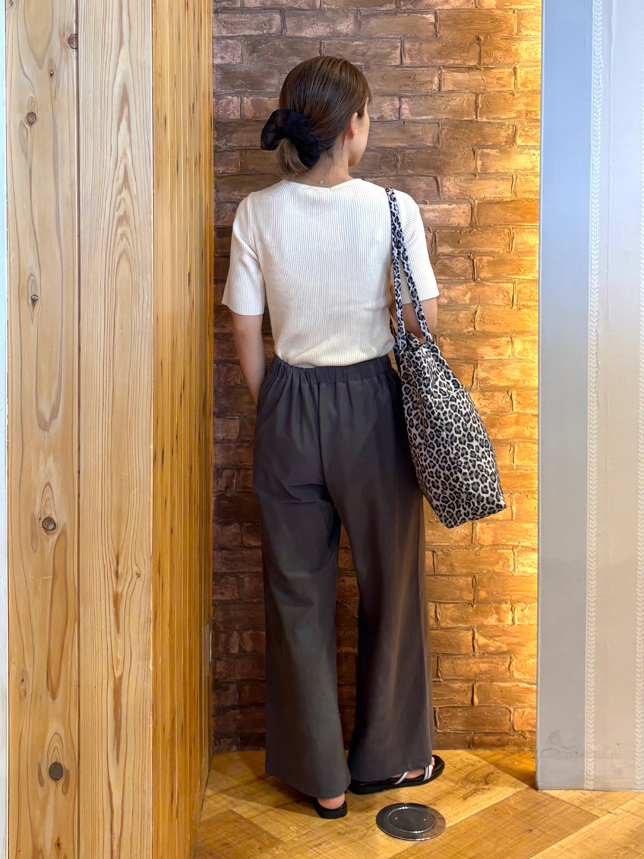 mieさんの「SHOO･LA･RUE｜【毛玉になりにくい/洗濯機可/S-LL】大人上品な 5分袖スクエアトップス」を使ったコーディネート