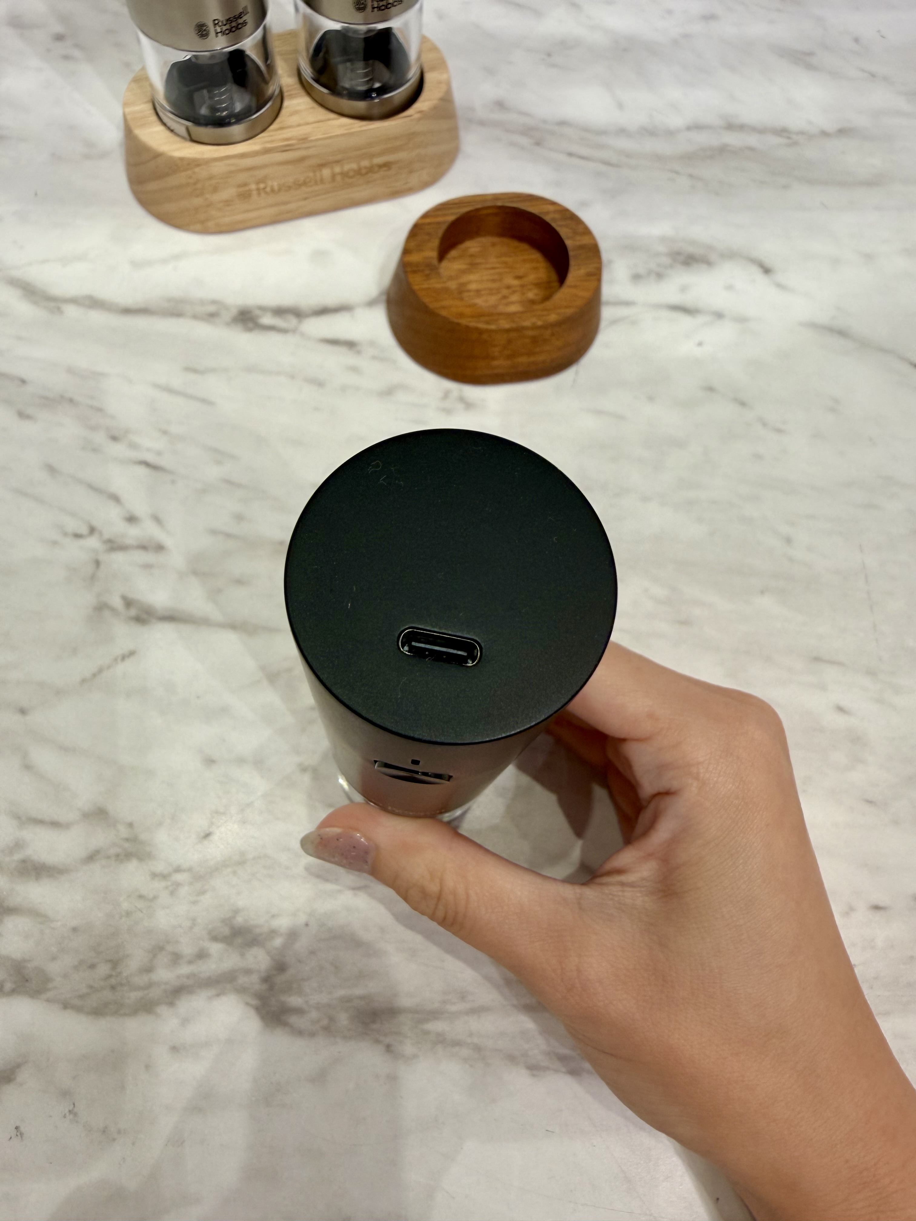 きのこさんの「212 KITCHEN STORE｜電動ミル ソルト＆ペッパー ミニ BK ＜Russell Hobbs  ラッセルホブス＞」を使ったコーディネート