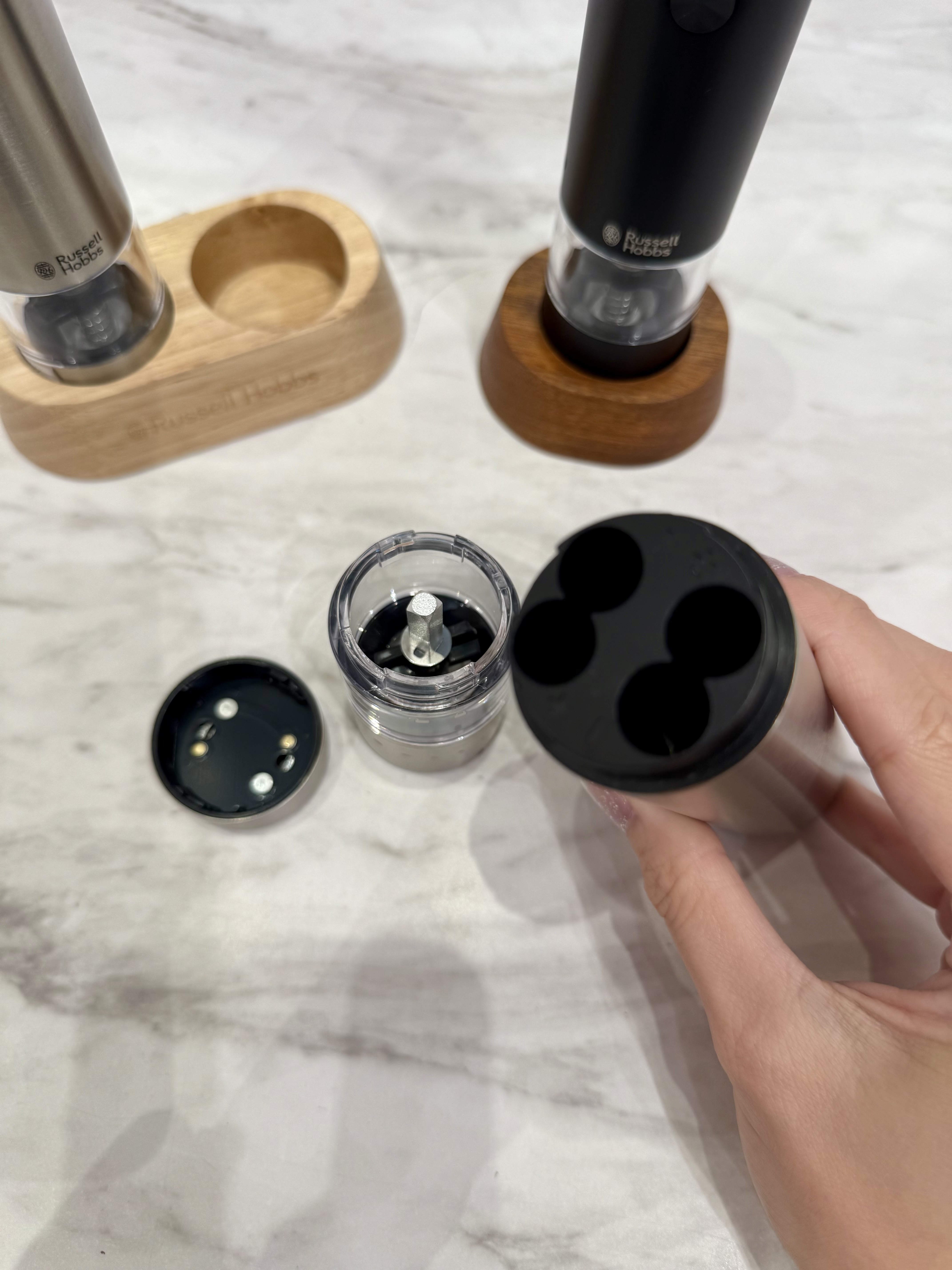 きのこさんの「212 KITCHEN STORE｜電動ミル ソルト＆ペッパー ミニ BK ＜Russell Hobbs  ラッセルホブス＞」を使ったコーディネート