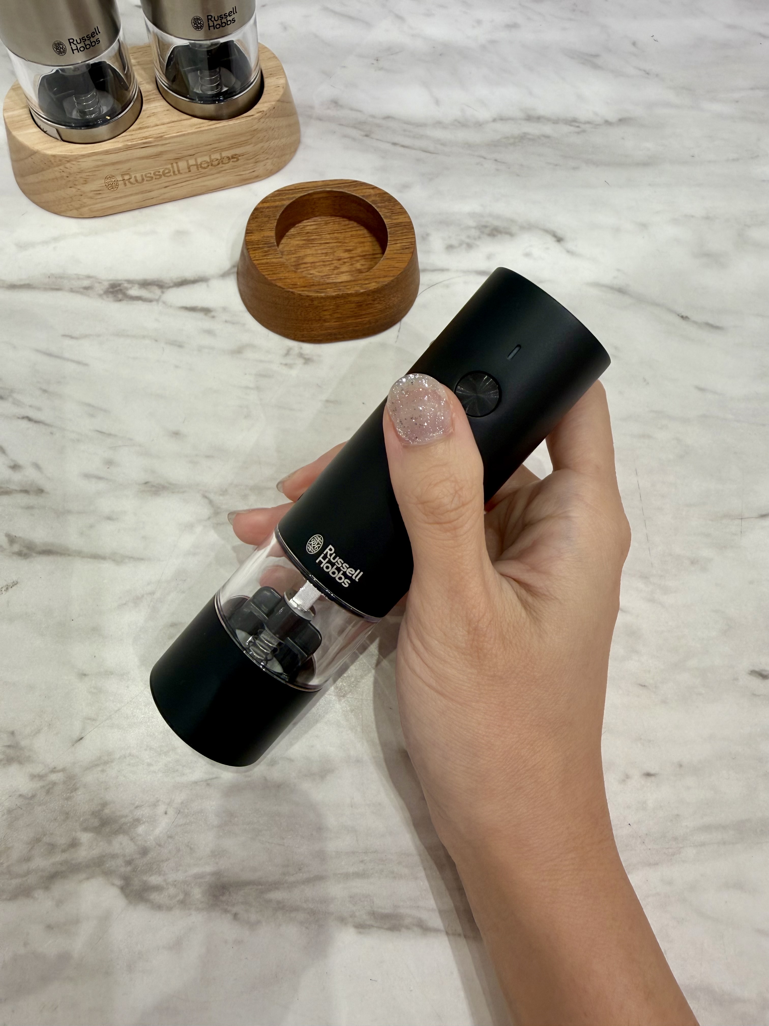 きのこさんの「212 KITCHEN STORE｜電動ミル ソルト＆ペッパー ミニ BK ＜Russell Hobbs  ラッセルホブス＞」を使ったコーディネート