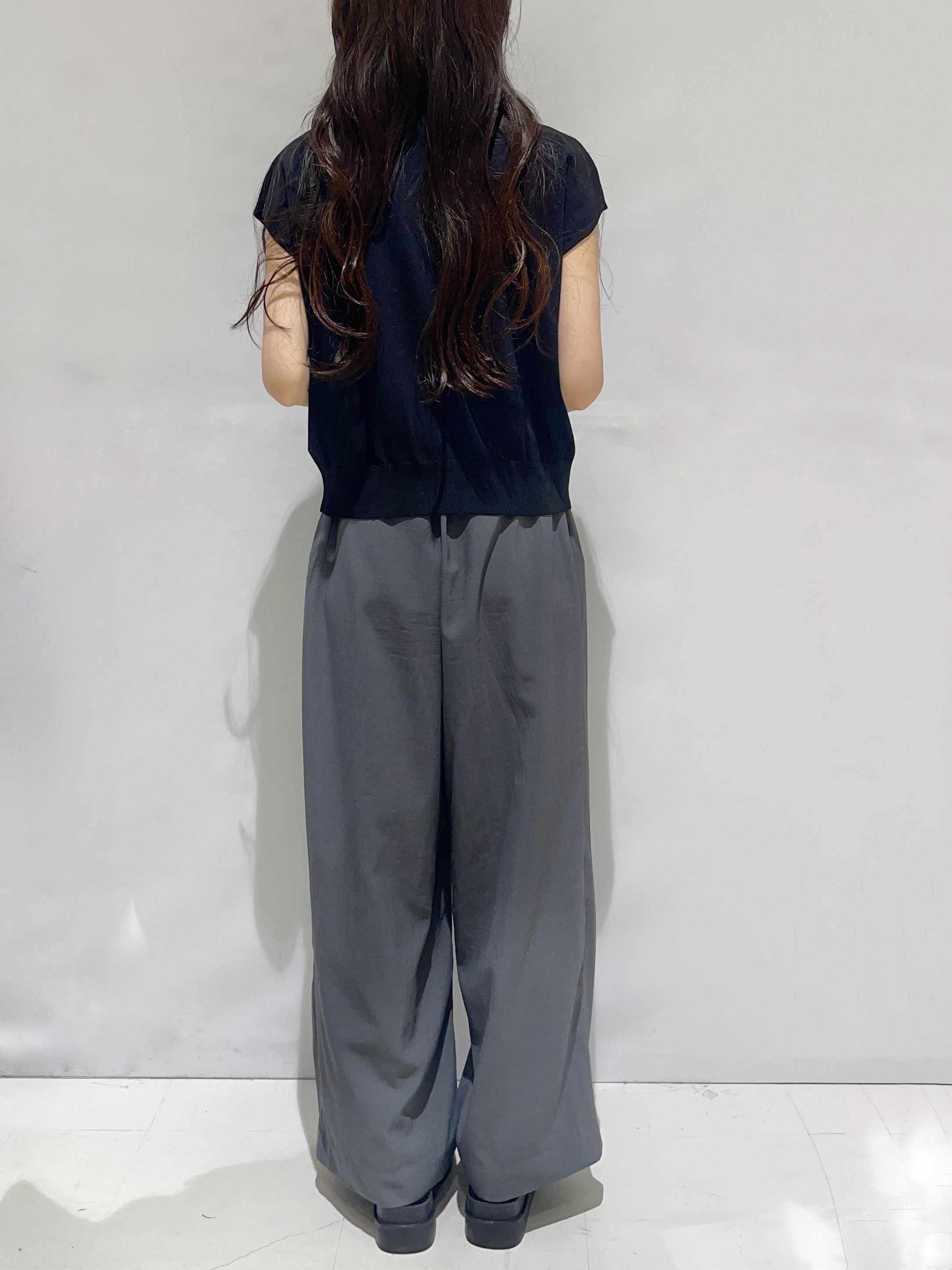 Kさんの「OPAQUE.CLIP｜【接触冷感／UV】フリルフレンチスリーブニット《洗濯機OK》」を使ったコーディネート