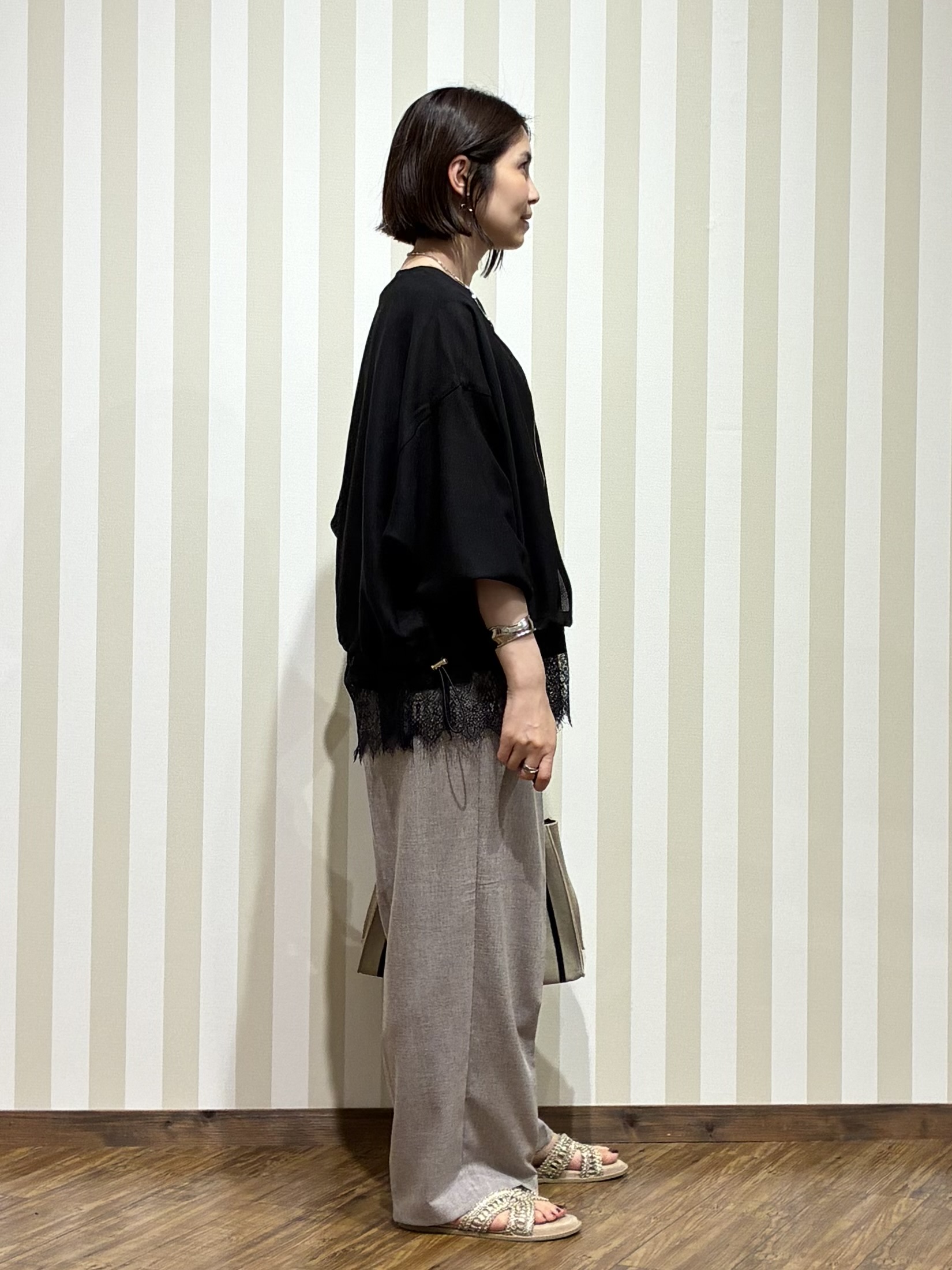 SAOさんの「SHOO･LA･RUE｜【通気性〇/セットアップ可/洗濯機可】メッシュドルマン ジップブルゾン」を使ったコーディネート
