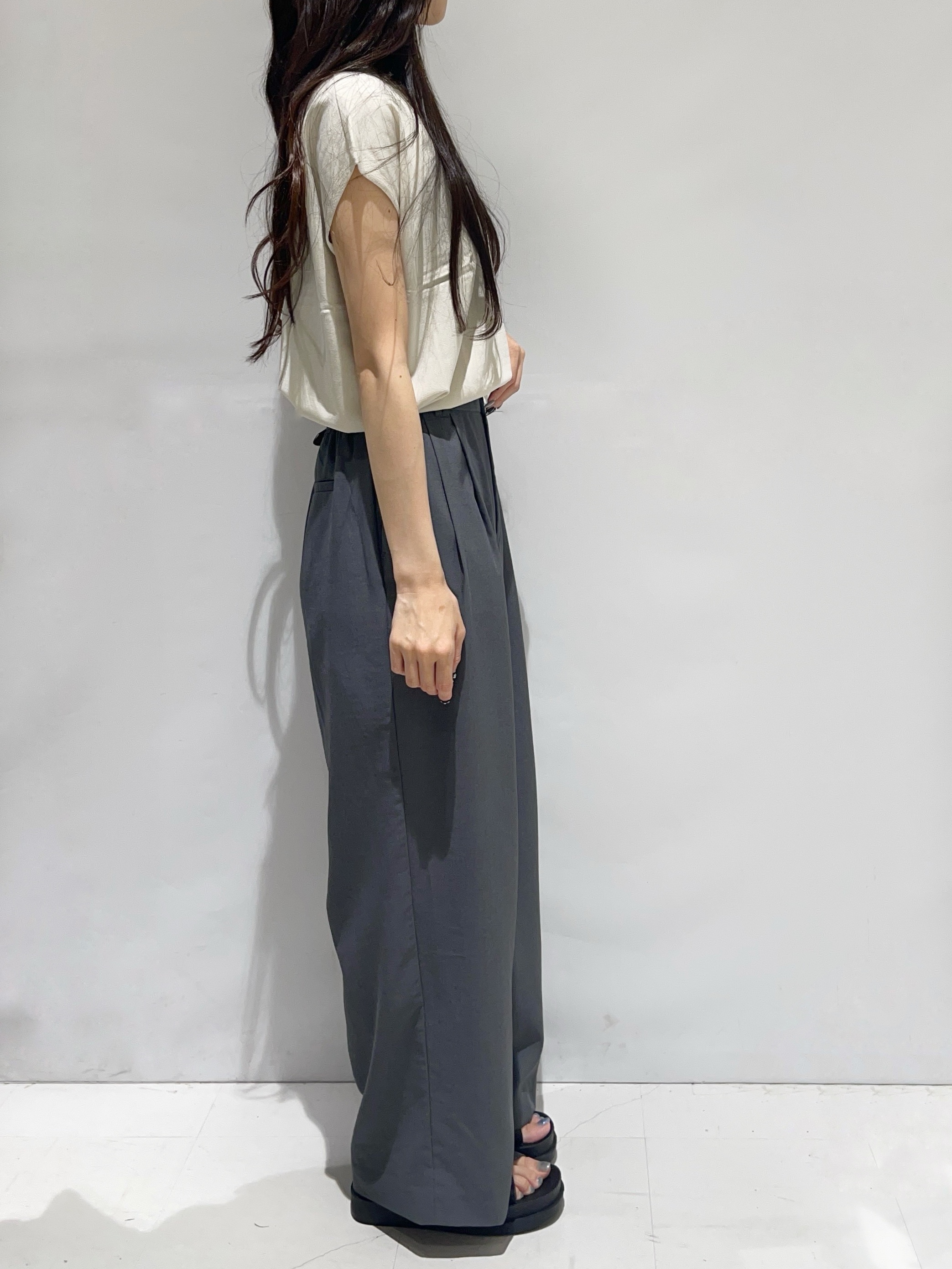 Kさんの「OPAQUE.CLIP｜【接触冷感／UV】フリルフレンチスリーブニット《洗濯機OK》」を使ったコーディネート