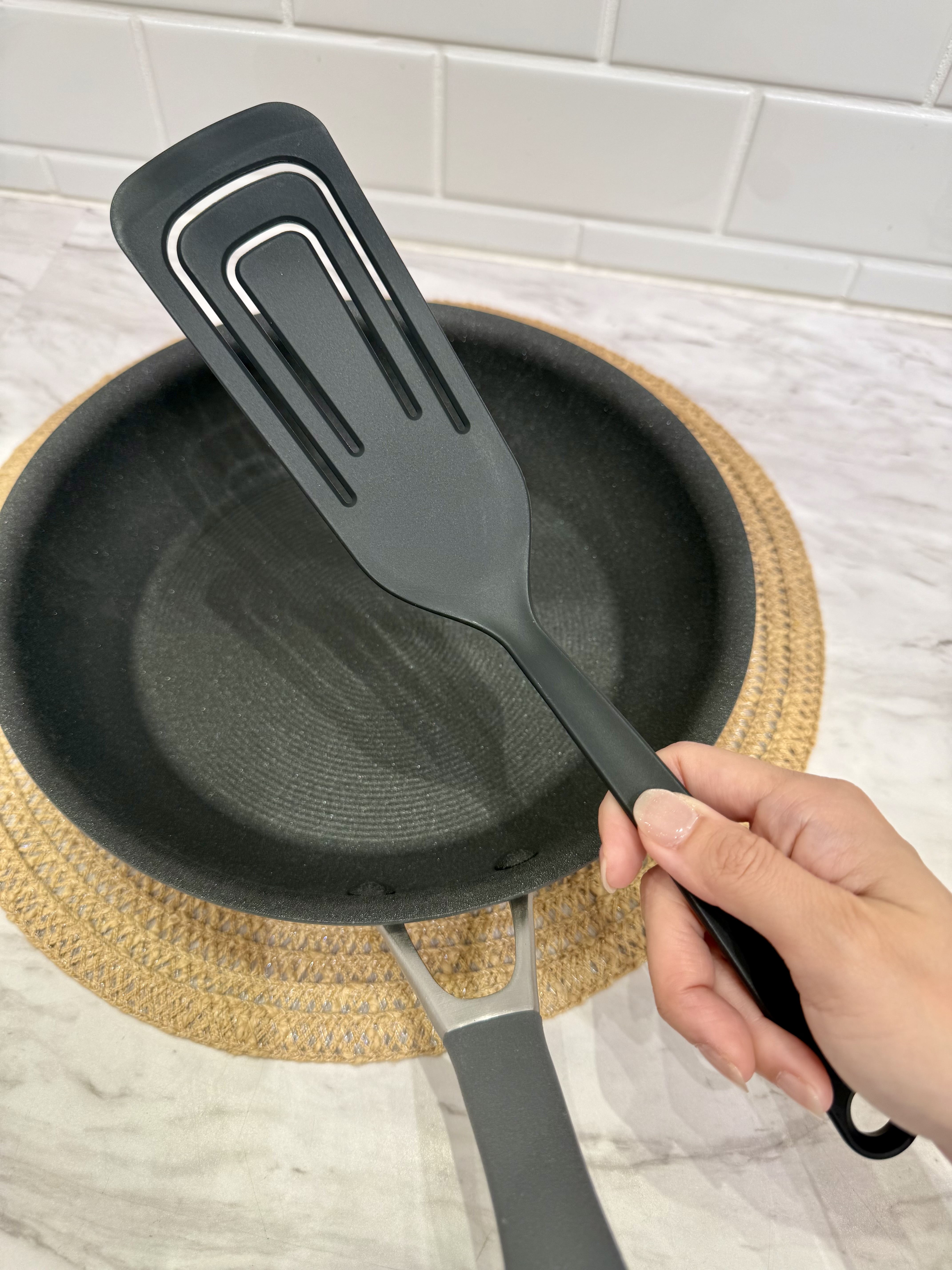 きのこさんの「212 KITCHEN STORE｜BiT Action シーソーターナー ブラック」を使ったコーディネート