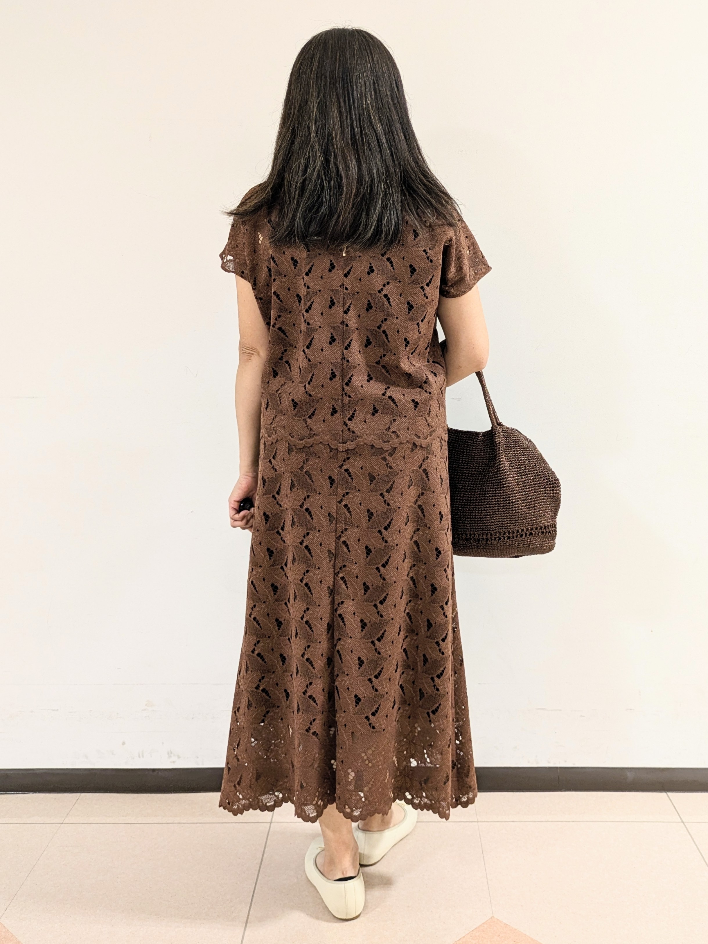 ともさんの「UNTITLED｜【セットアップ可/品のある透け感】リーフレースブラウス」を使ったコーディネート
