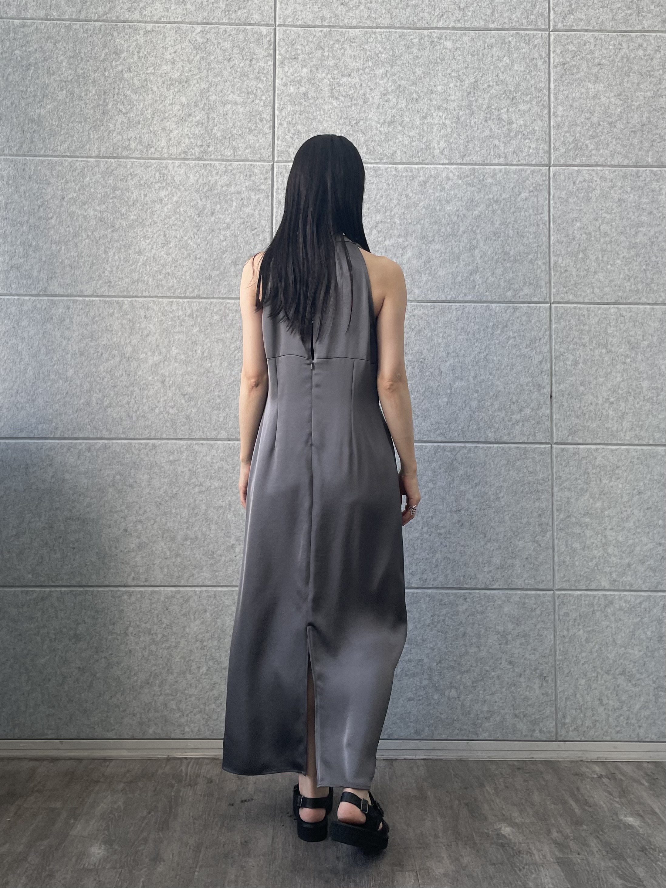 丸山加奈子さんの「CODE A｜ribbon satin dress」を使ったコーディネート