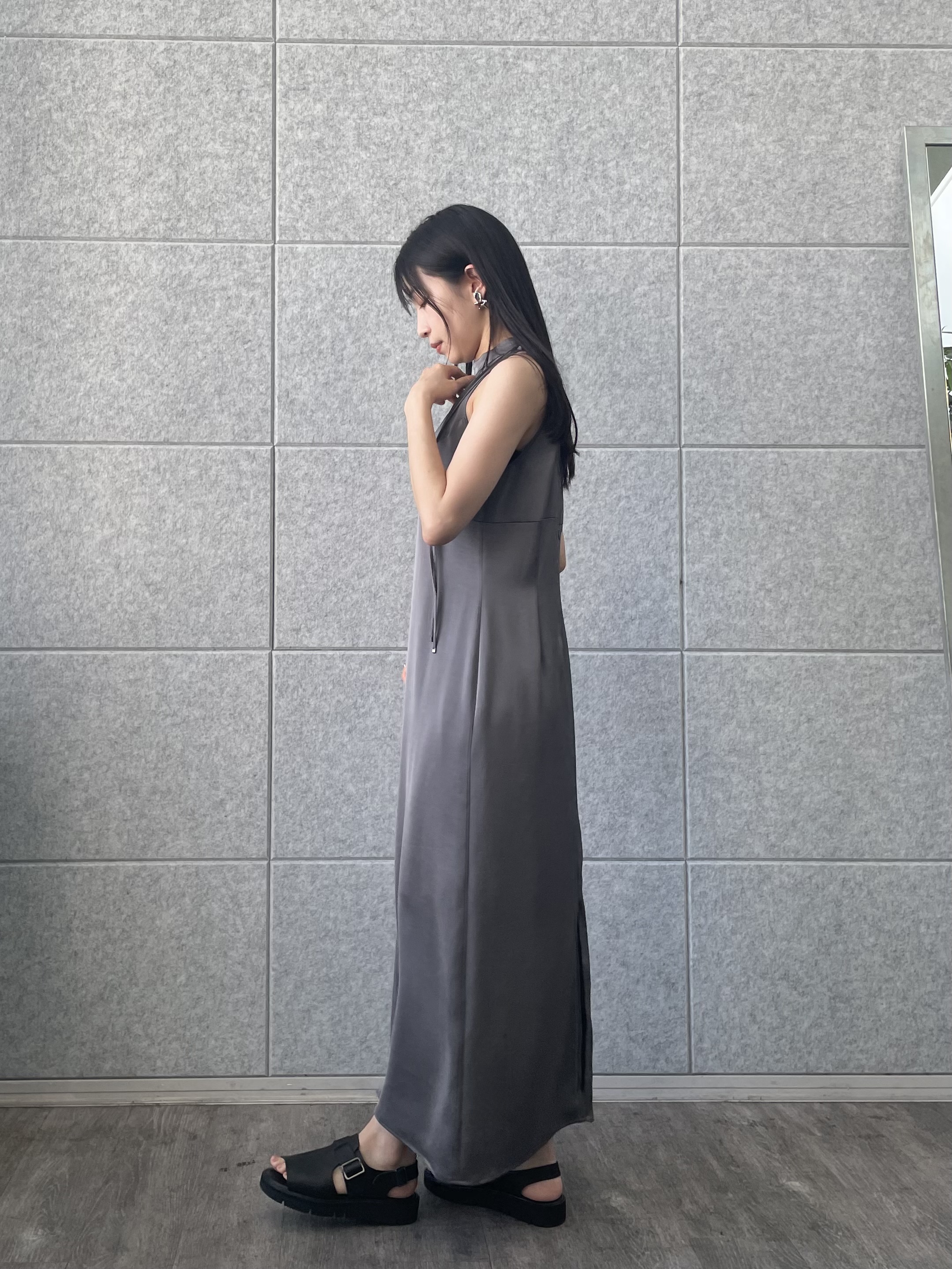 丸山加奈子さんの「CODE A｜ribbon satin dress」を使ったコーディネート