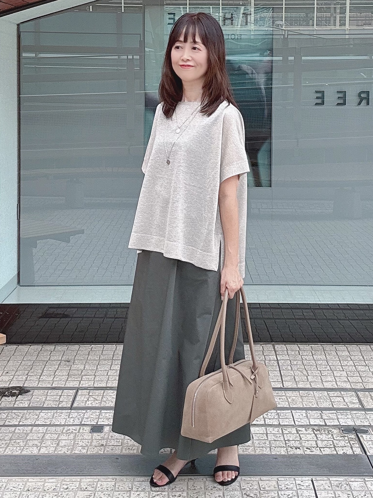 makiさんの「UNTITLED｜【アンサンブル可/品のある透け感】Tシャツ風ニットトップス」を使ったコーディネート