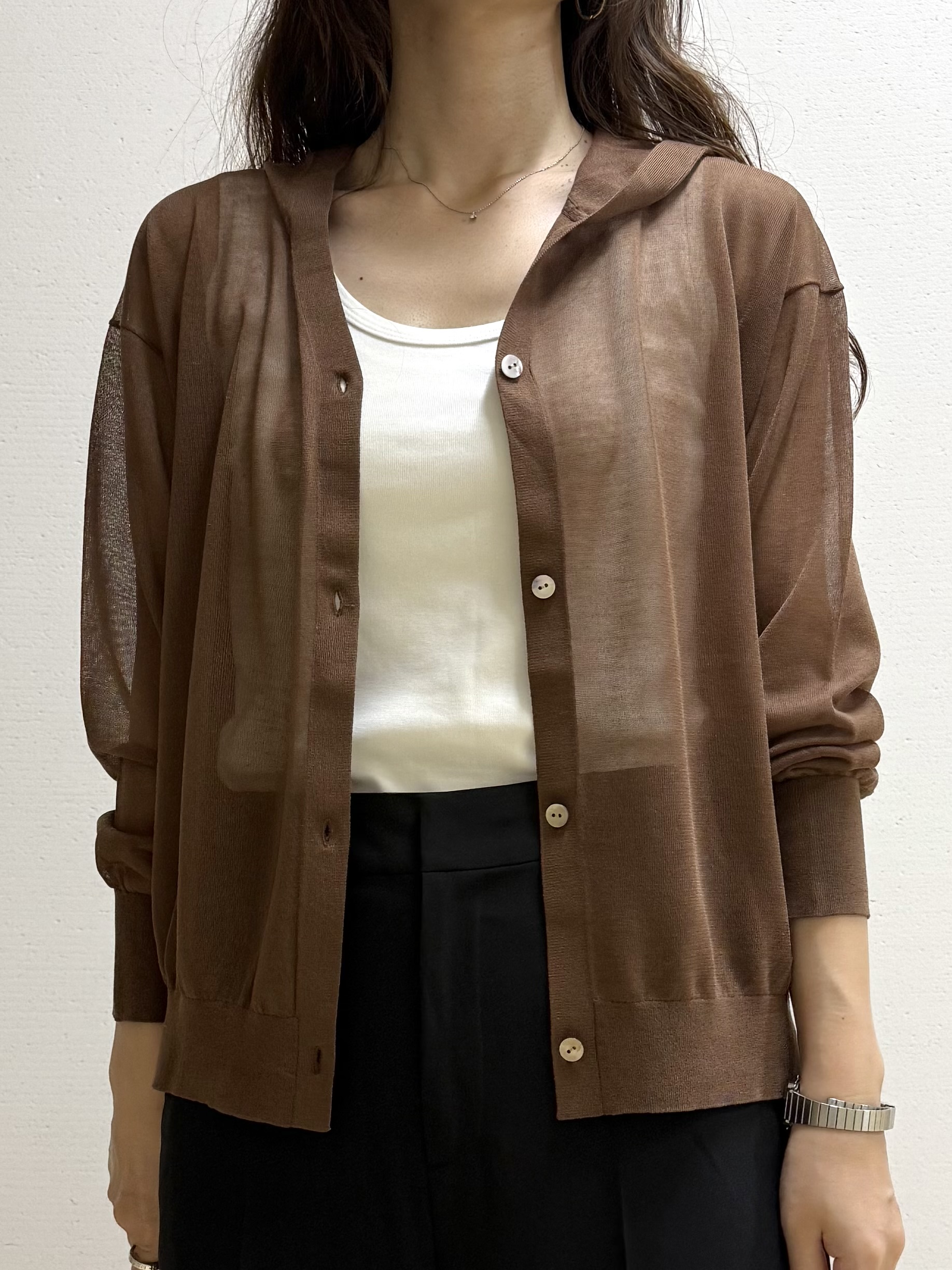 mamiさんの「INDIVI｜【洗える／シアー】フーディー カーディガンニット」を使ったコーディネート