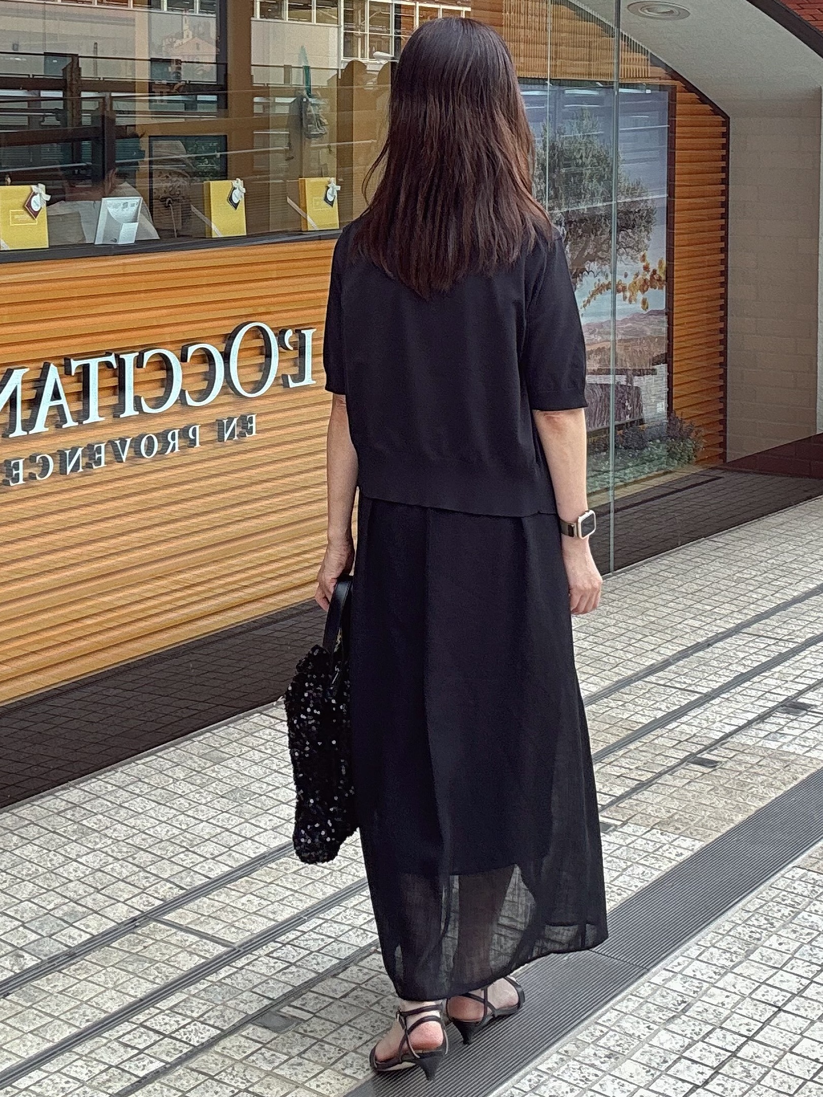 makiさんの「UNTITLED｜【すっきり秋羽織り/前開きボタン】ドライタッチ5分袖カーディガン」を使ったコーディネート