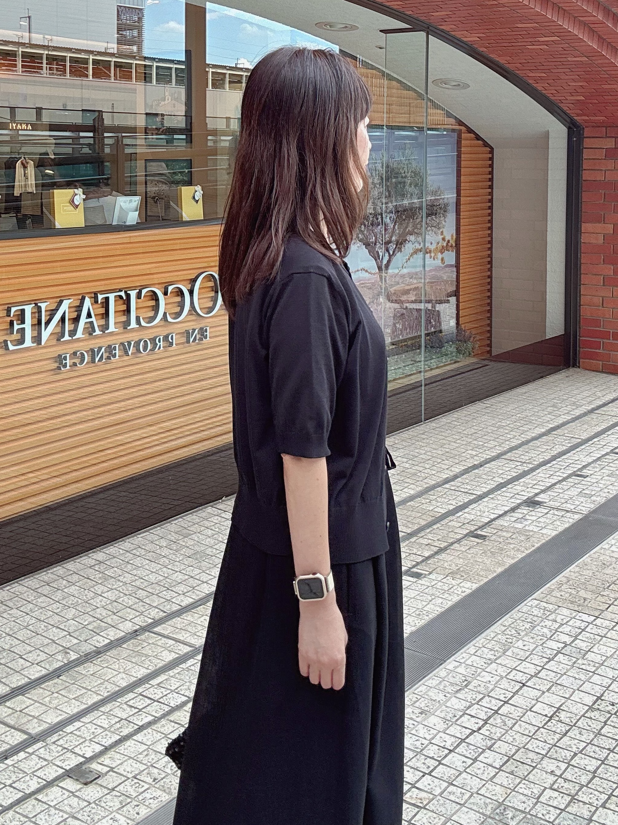 makiさんの「UNTITLED｜【すっきり秋羽織り/前開きボタン】ドライタッチ5分袖カーディガン」を使ったコーディネート