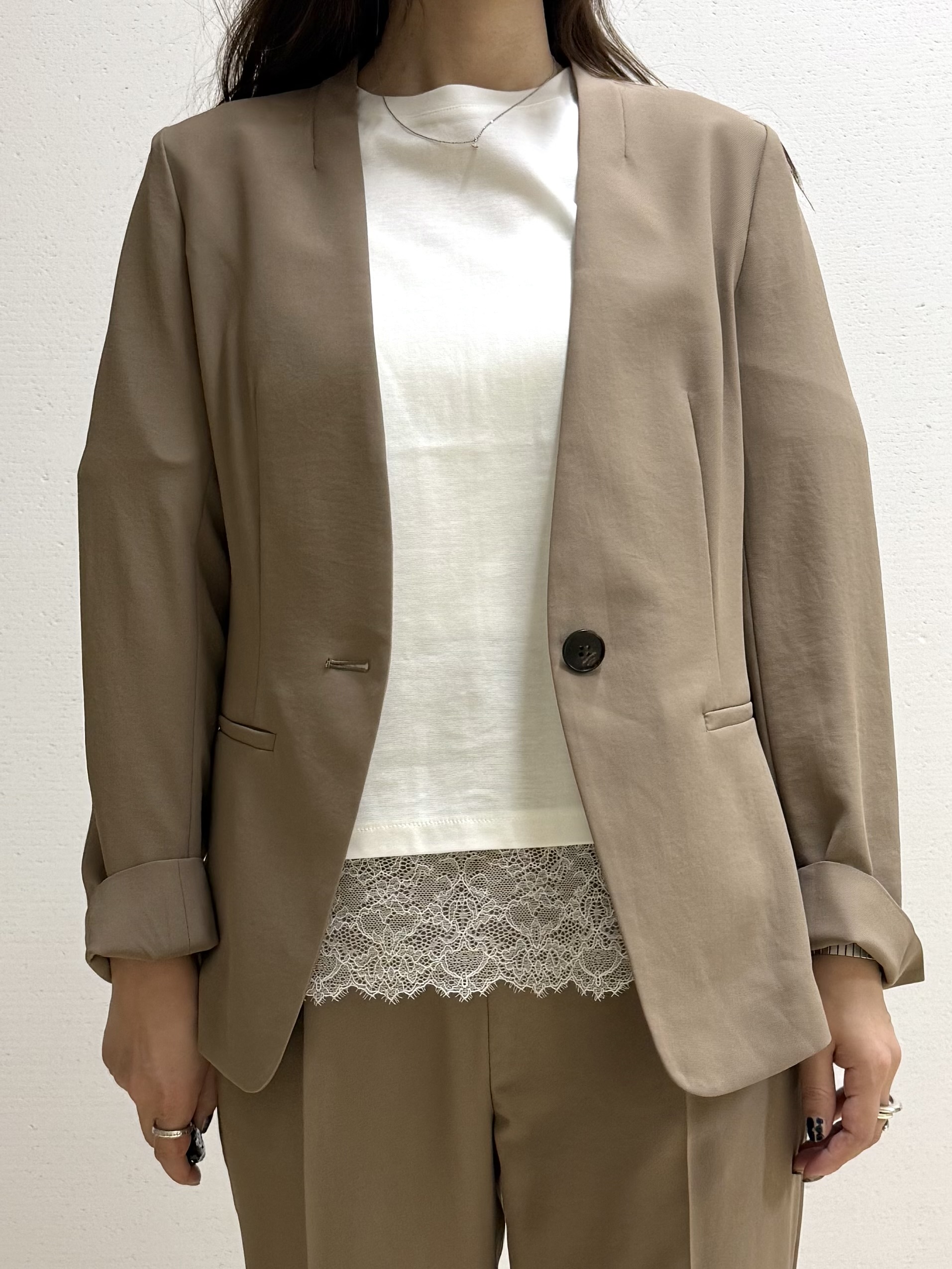 mamiさんの「INDIVI｜【汗ジミ防止／接触冷感】裾レースドルマンTシャツ」を使ったコーディネート
