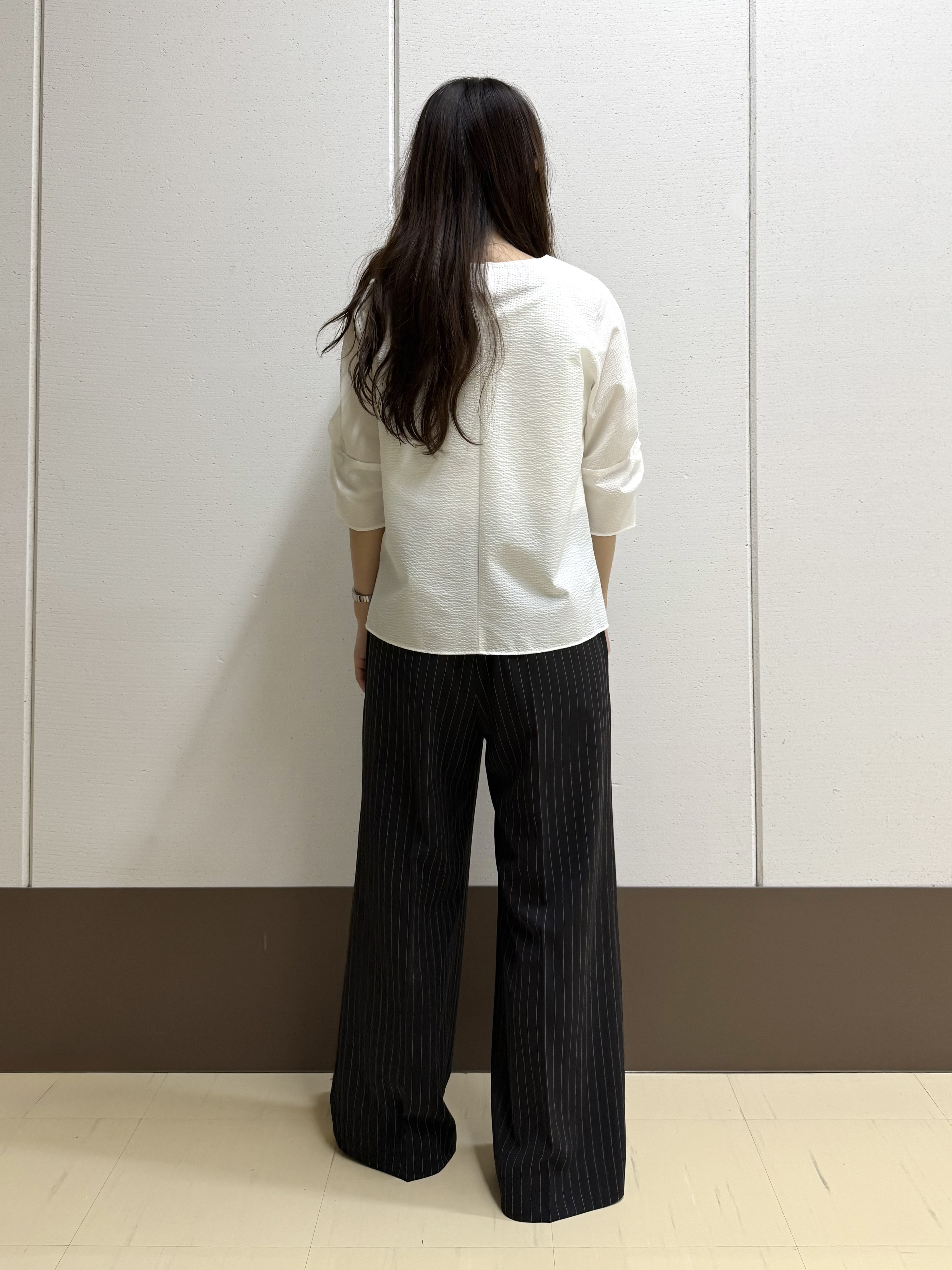 mamiさんの「INDIVI｜【撥水／UVケア】ねじり袖サッカートップス」を使ったコーディネート