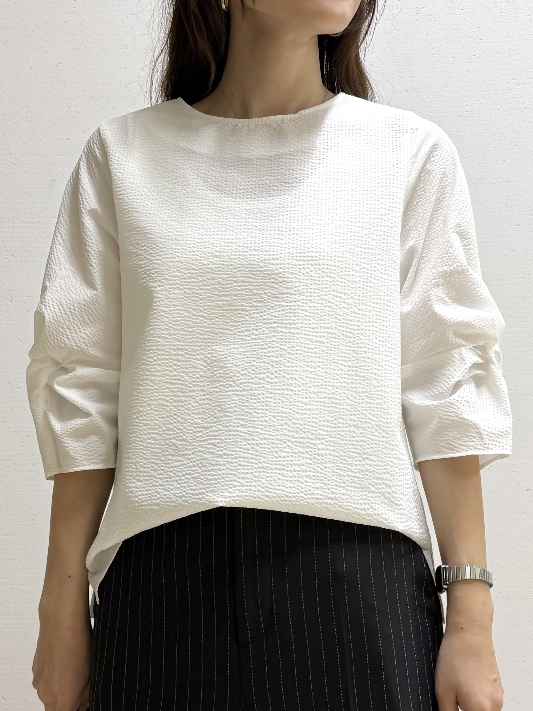 mamiさんの「INDIVI｜【撥水／UVケア】ねじり袖サッカートップス」を使ったコーディネート