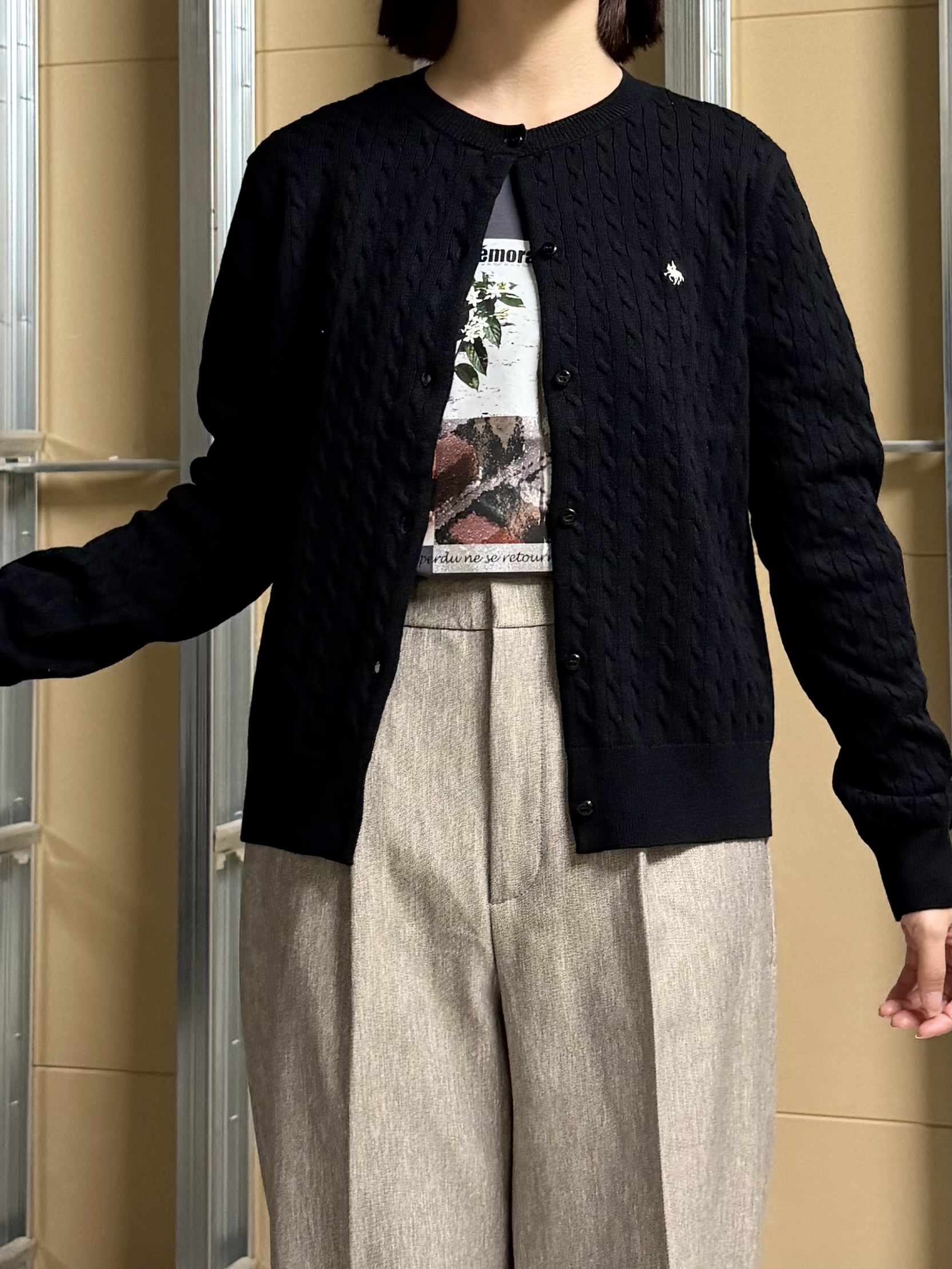 sahoさんの「THE SHOP TK｜POLO BCS/ケーブルクルーカーディガン」を使ったコーディネート