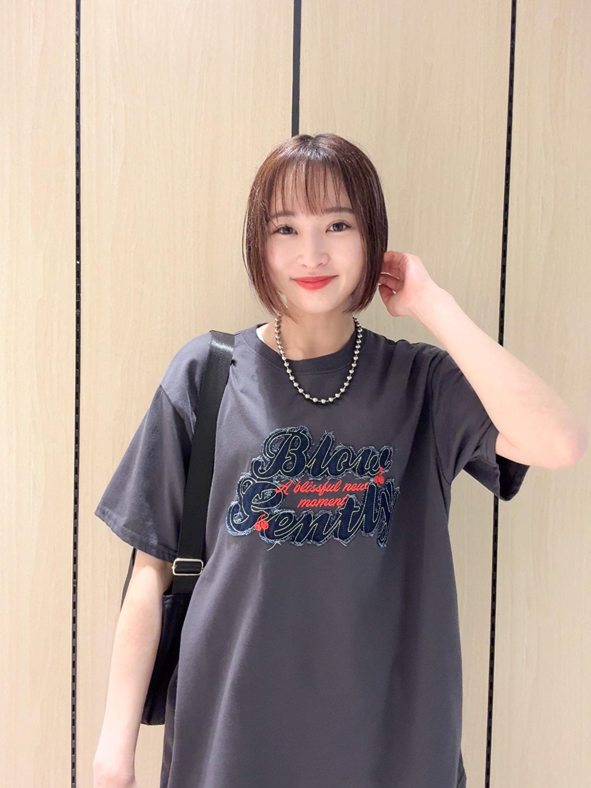 𝐜𝐡𝐢𝐤𝐚さんの「SHOO･LA･RUE｜【ひんやり/S-LL】選べる4柄　デイリー使いにぴったりな 大人の頼れるTシャツ」を使ったコーディネート