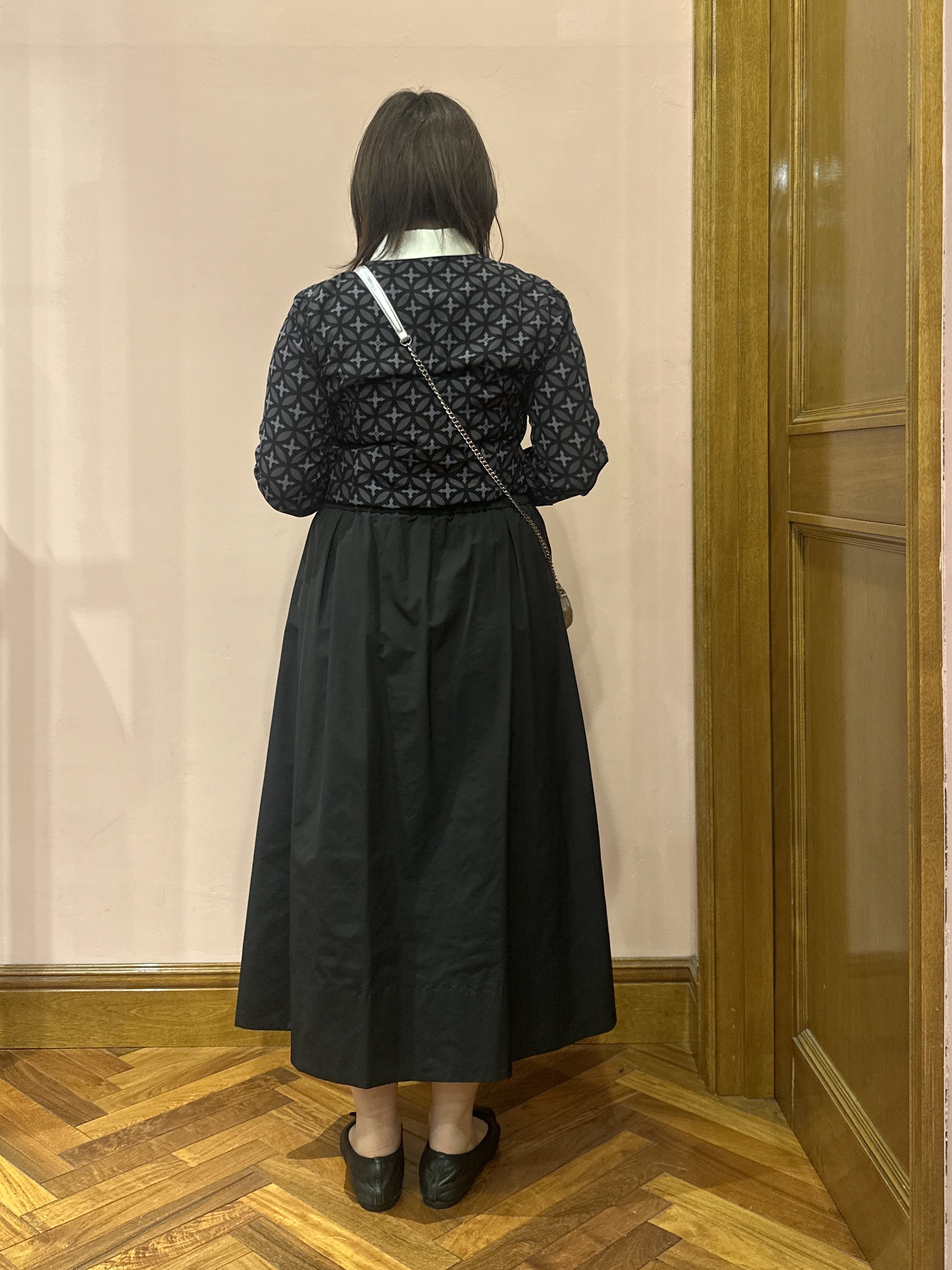 komatsuさんの「DRESSTERIOR｜オーバーラップサークル クレリックブラウス」を使ったコーディネート