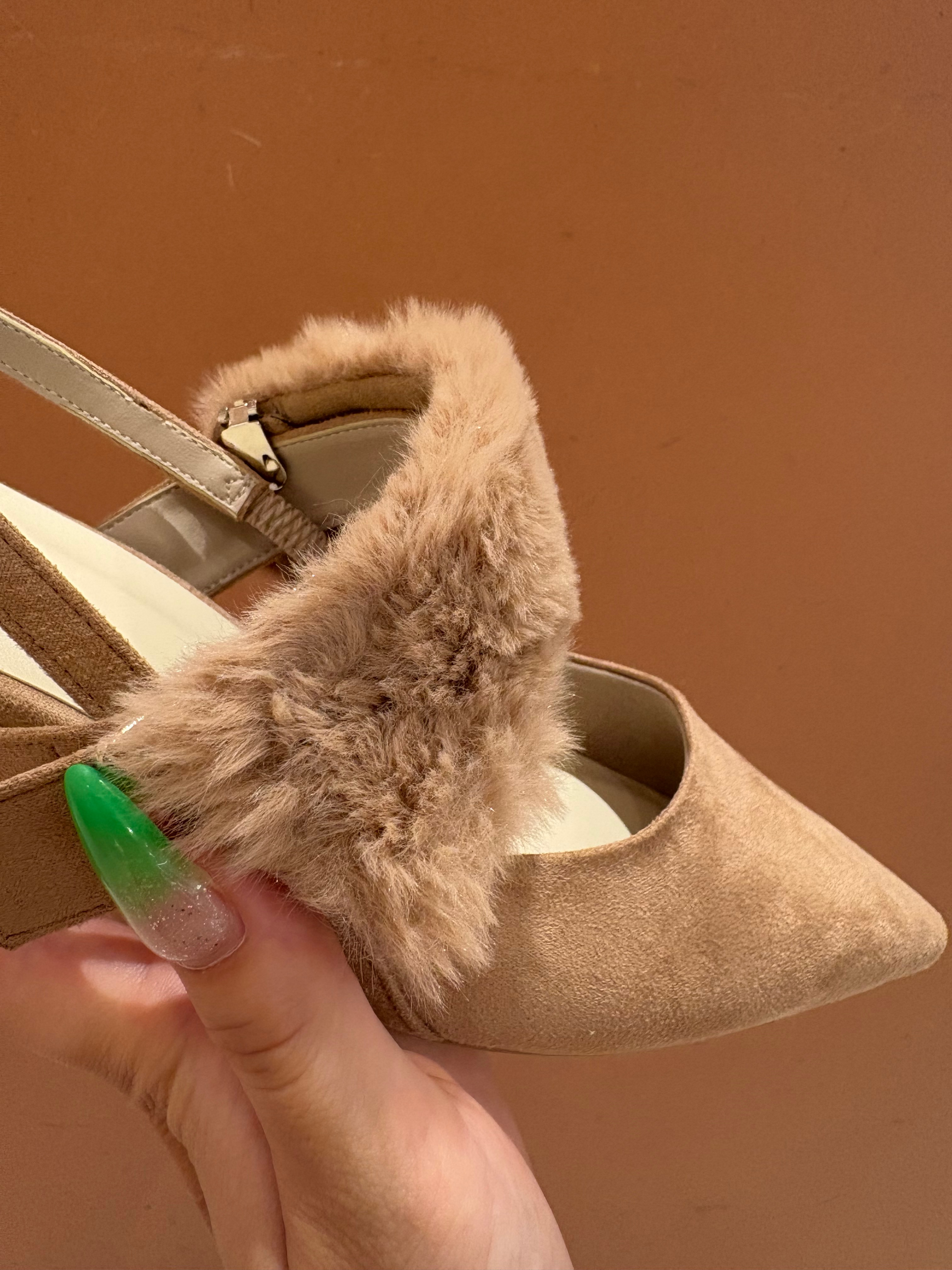 ゆずはさんの「ESPERANZA｜【Fur Collection】ファー付き2WAYスリングバックミュールパンプス」を使ったコーディネート