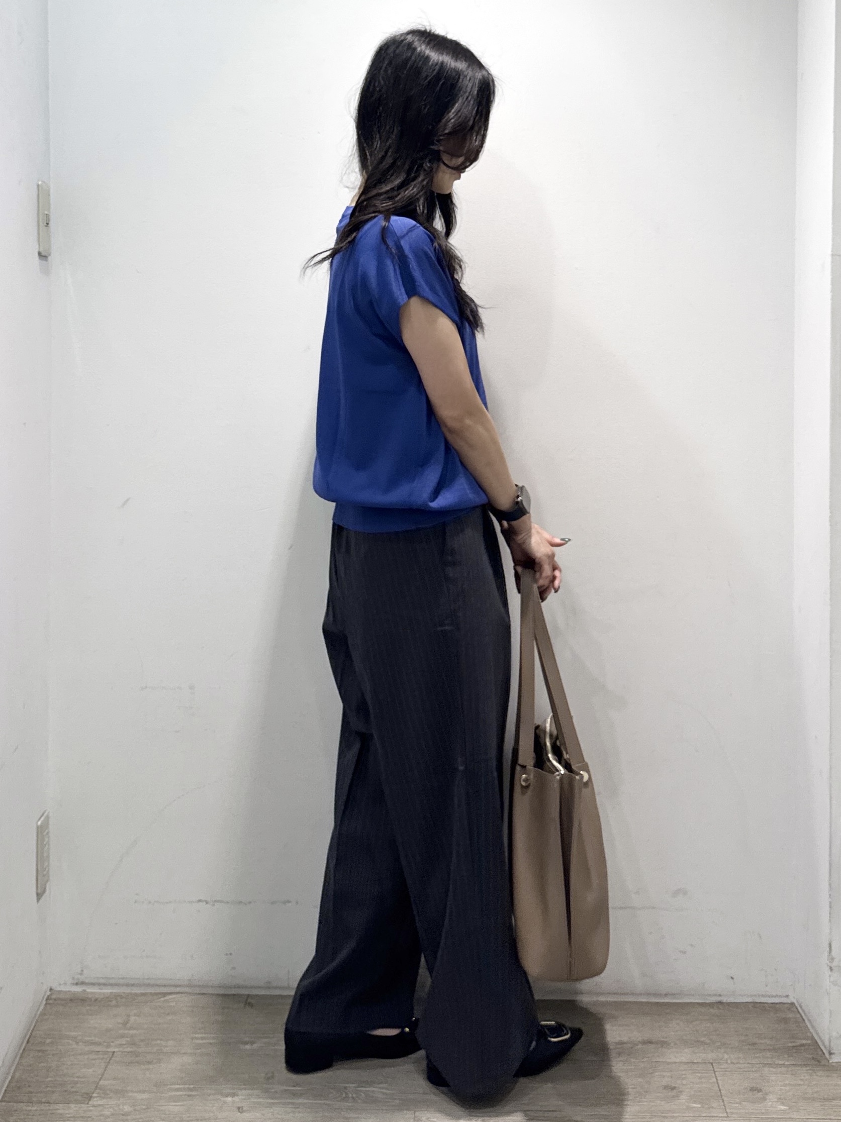 yuicciさんの「OPAQUE.CLIP｜【接触冷感／UV】フリルフレンチスリーブニット《洗濯機OK》」を使ったコーディネート