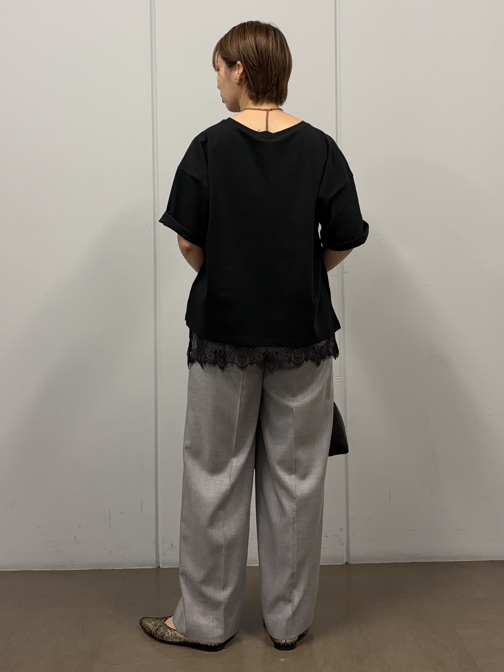 tsujiさんの「UNTITLED｜【1枚でもセットでも】レースキャミ付きプルオーバー」を使ったコーディネート