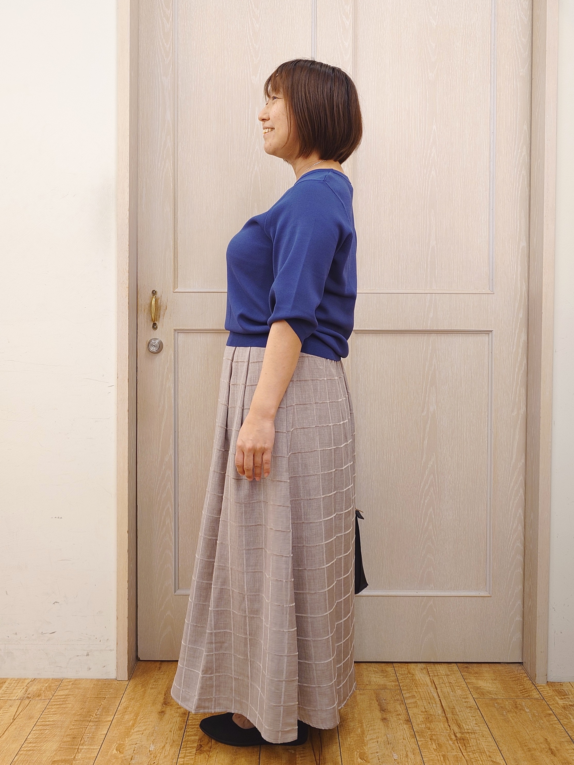 とろろさんの「SHOO･LA･RUE｜【ガンガン洗える/ひんやり/UV/毛玉になりにくい】二の腕見せない 5分袖ニット」を使ったコーディネート