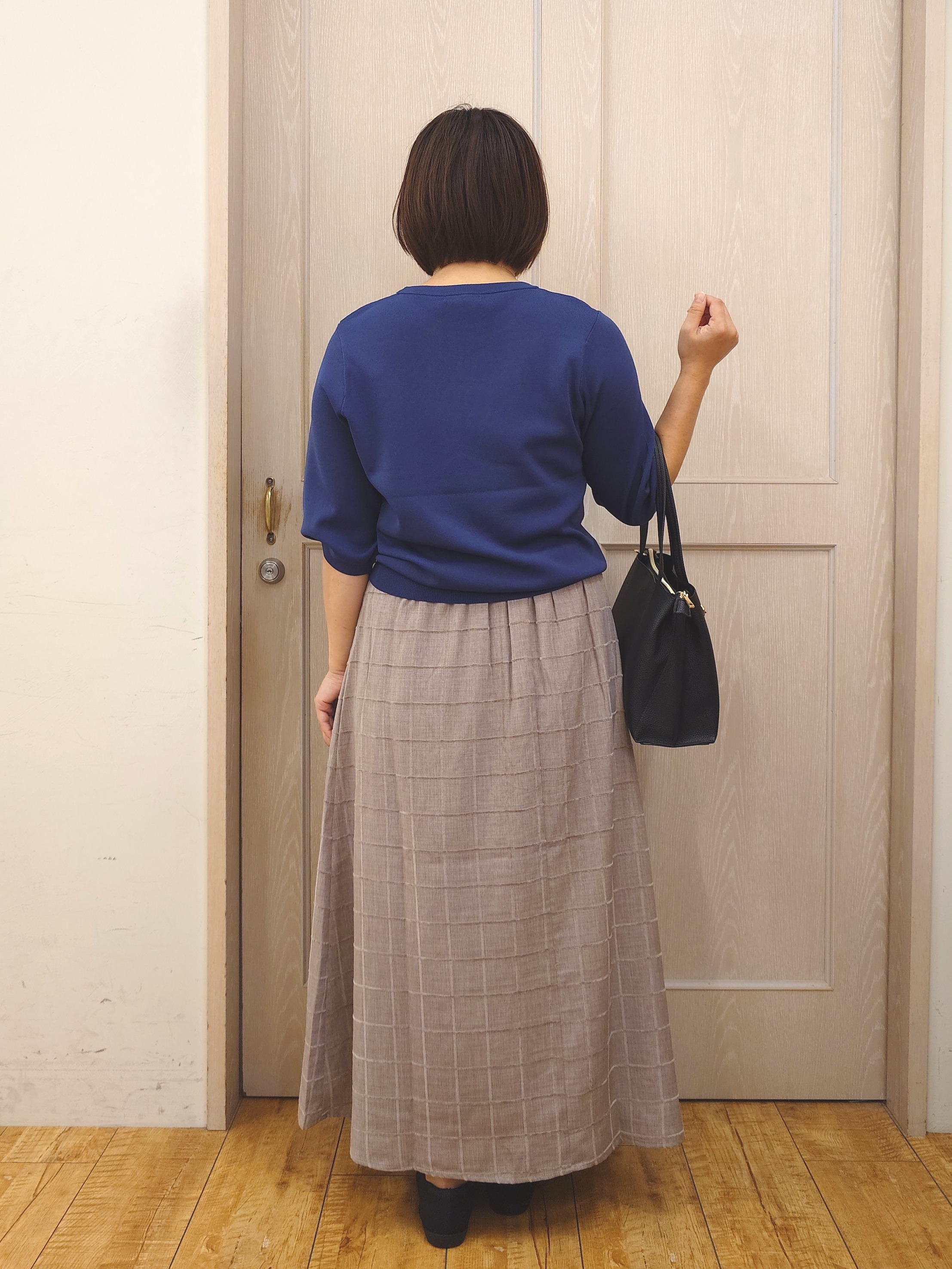 とろろさんの「SHOO･LA･RUE｜【ガンガン洗える/ひんやり/UV/毛玉になりにくい】二の腕見せない 5分袖ニット」を使ったコーディネート