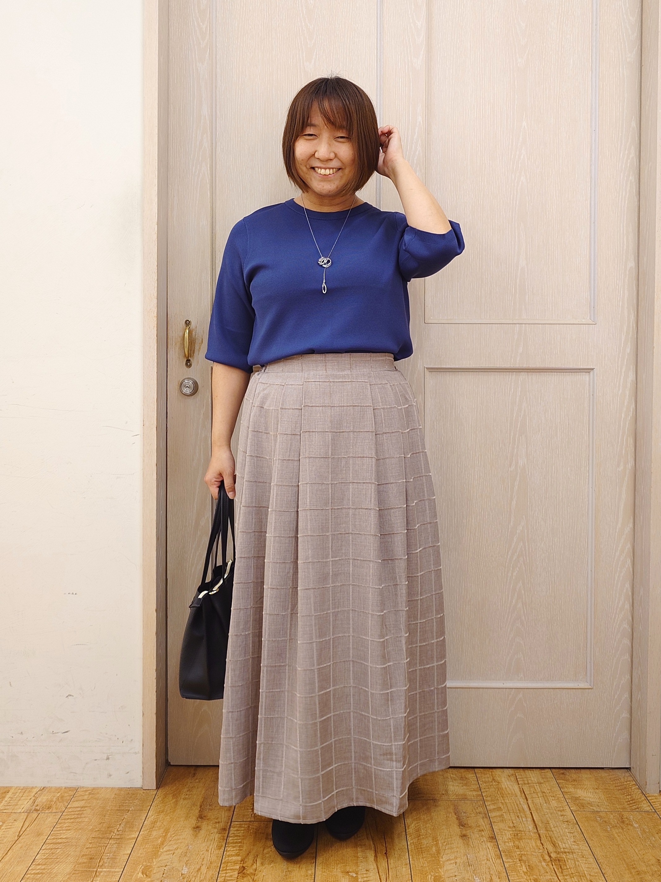 とろろさんの「SHOO･LA･RUE｜【ガンガン洗える/ひんやり/UV/毛玉になりにくい】二の腕見せない 5分袖ニット」を使ったコーディネート