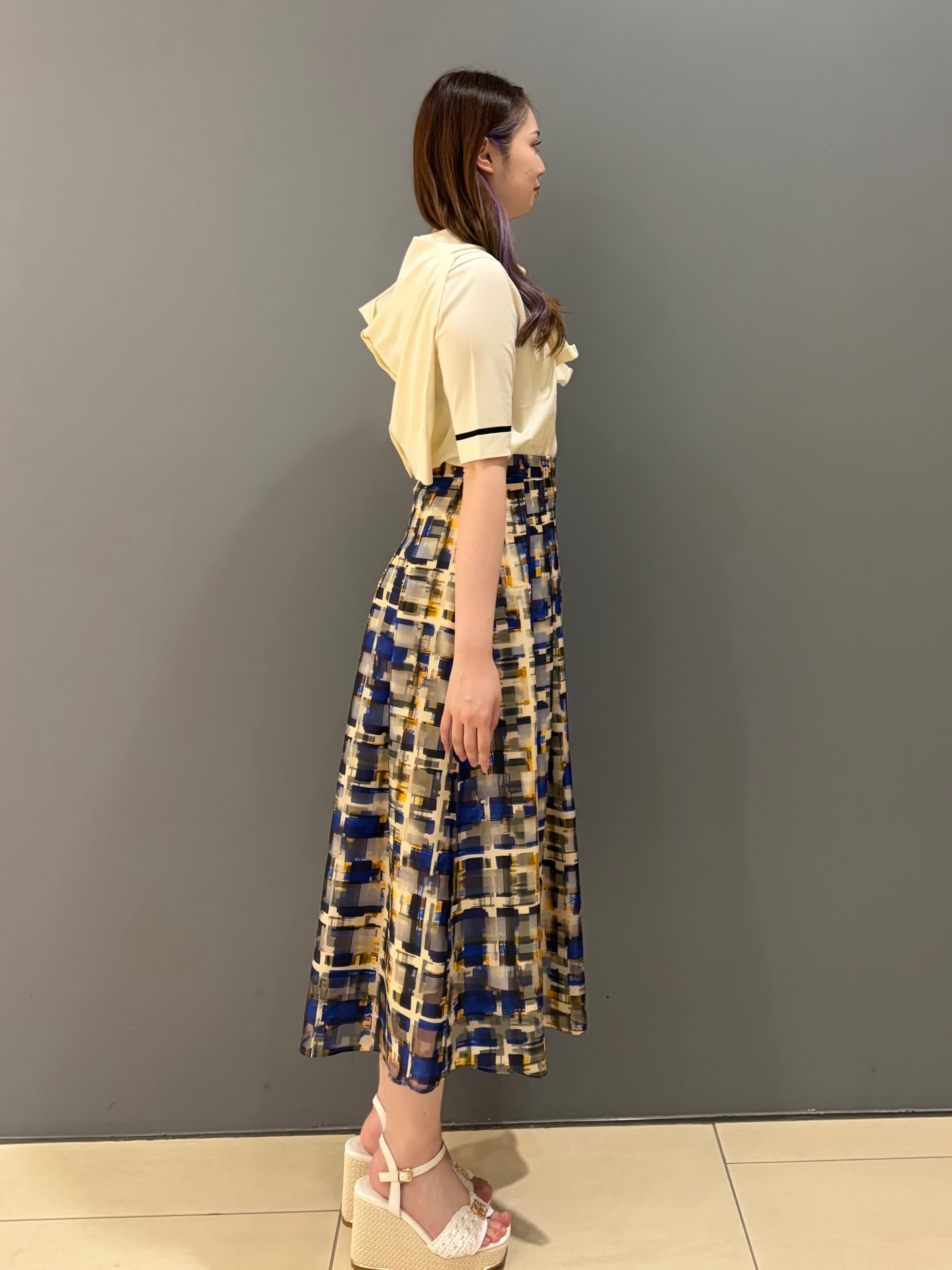 miさんの「UNTITLED｜【アンサンブル可/上品な清涼感】コンパクト5分袖ニット」を使ったコーディネート