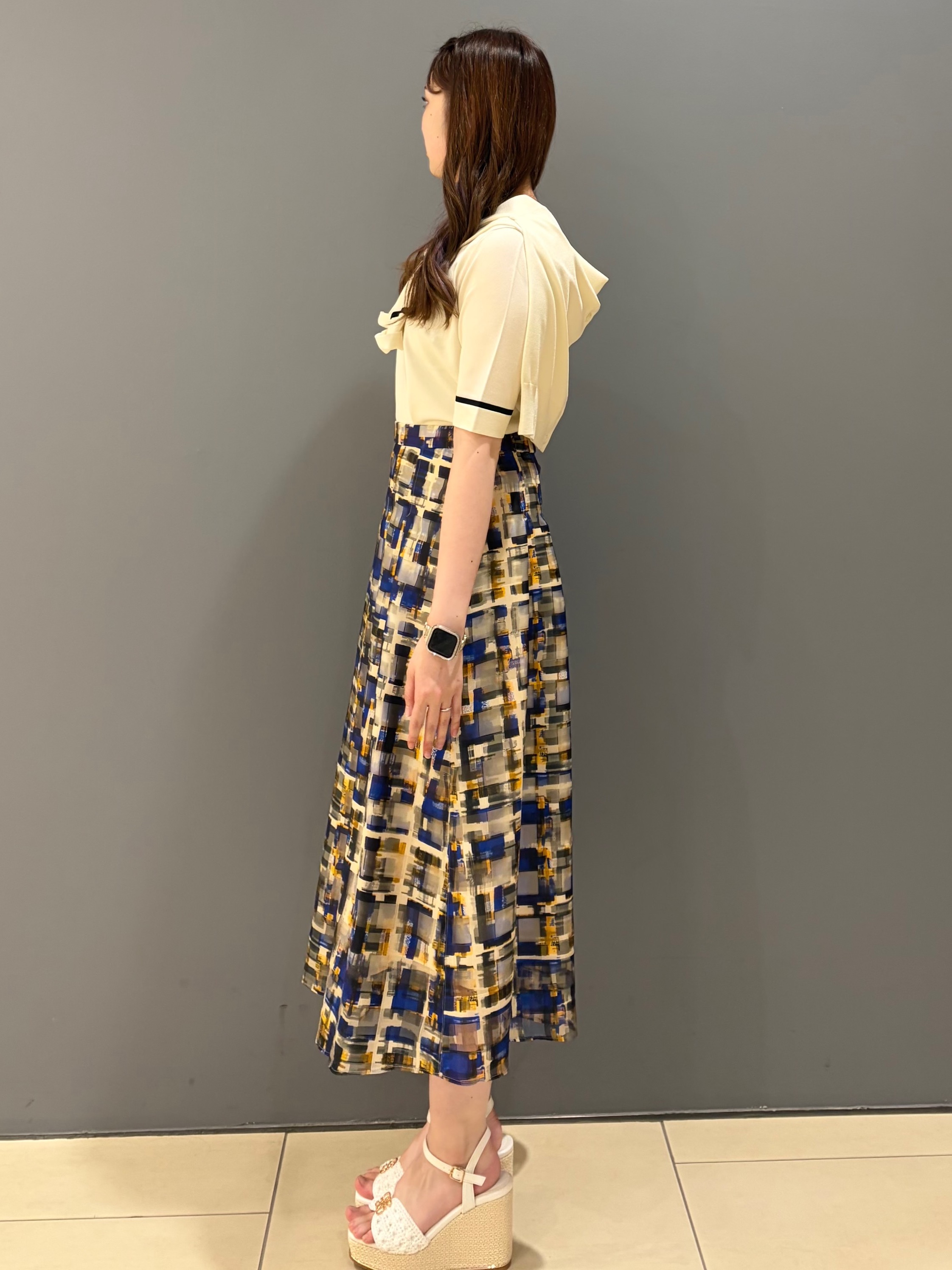 miさんの「UNTITLED｜【アンサンブル可/上品な清涼感】コンパクト5分袖ニット」を使ったコーディネート