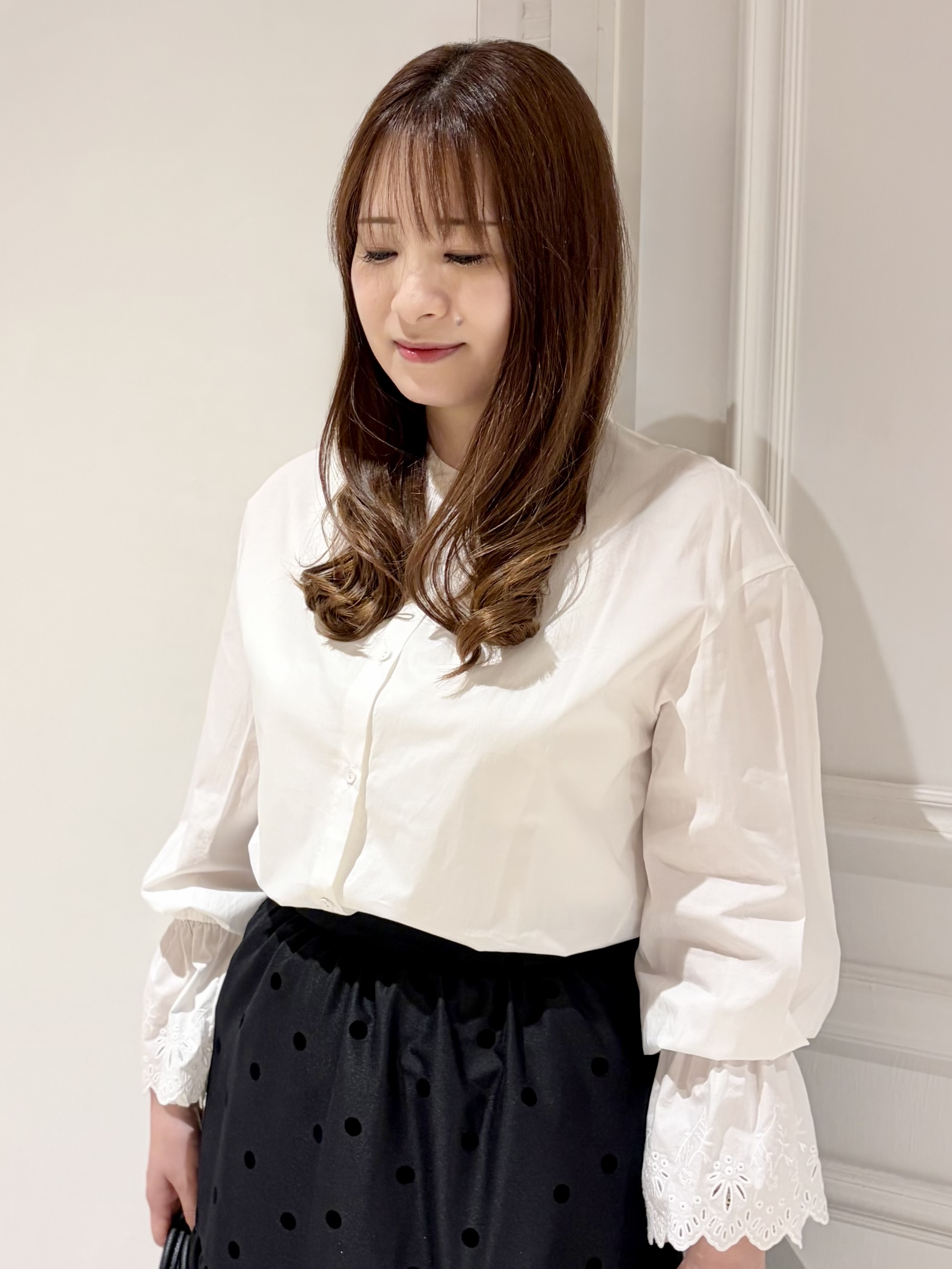 minowaさんの「DRESSTERIOR｜エンブロイダリースリーブ ブラウス」を使ったコーディネート