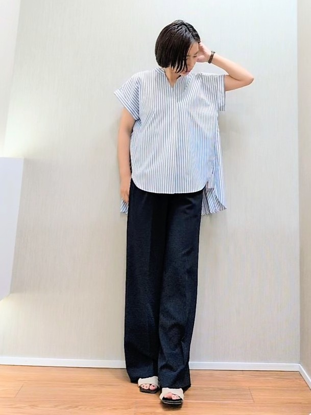 ミズタさんの「UNTITLED｜【吸水速乾/接触冷感】バックプリーツデザインブラウス」を使ったコーディネート