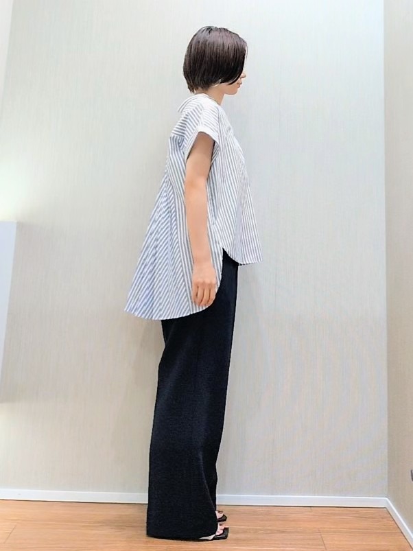 ミズタさんの「UNTITLED｜【吸水速乾/接触冷感】バックプリーツデザインブラウス」を使ったコーディネート