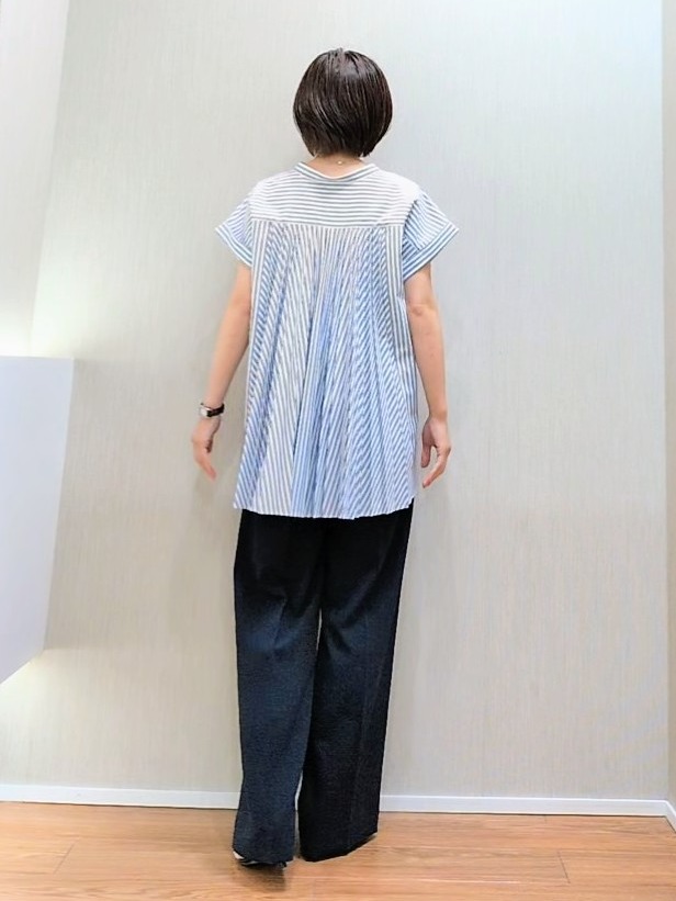 ミズタさんの「UNTITLED｜【吸水速乾/接触冷感】バックプリーツデザインブラウス」を使ったコーディネート
